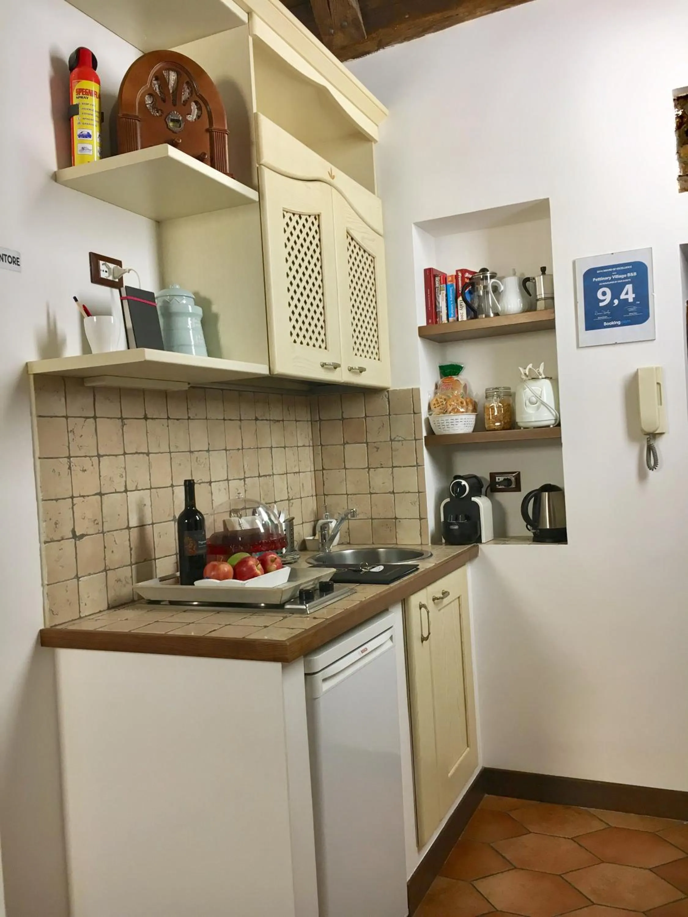 Kitchen or kitchenette in Pettinary Village B&B
