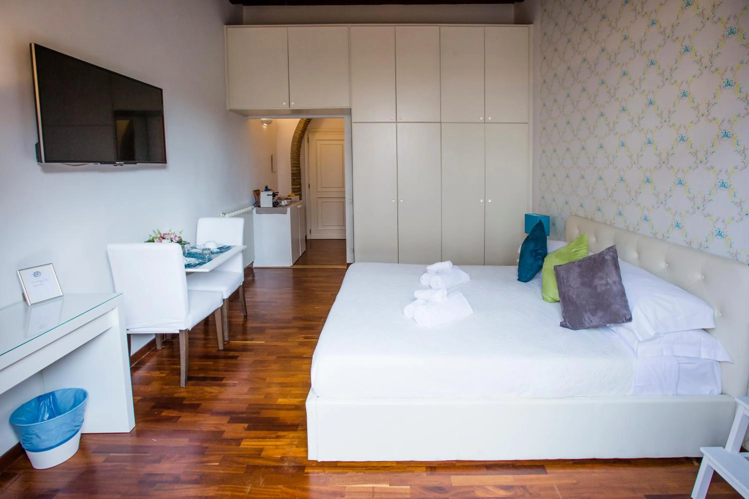 Bedroom, Bed in Pettinary Village B&B