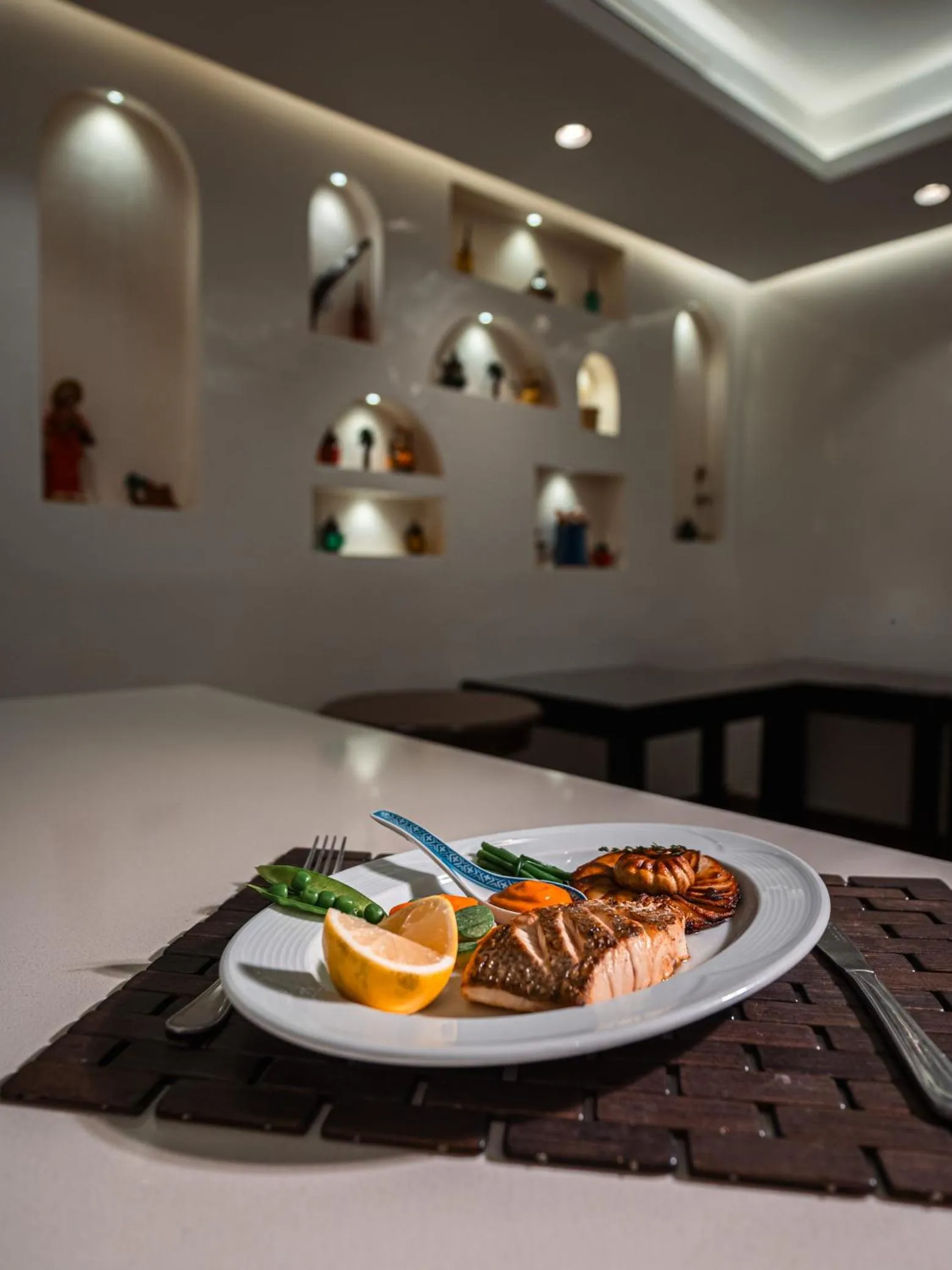 Restaurant/places to eat in Hotel Al Walid