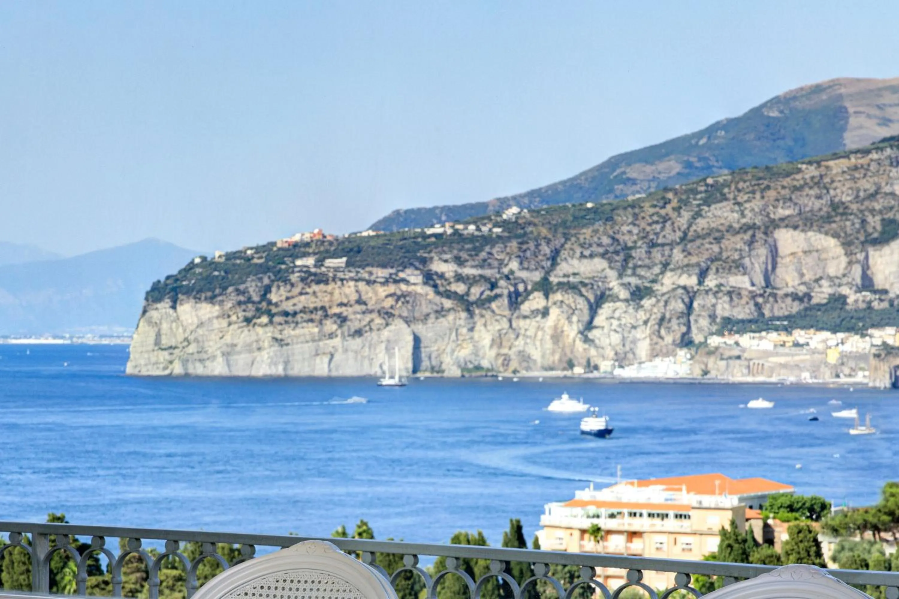 Restaurant/places to eat in Grand Hotel Capodimonte