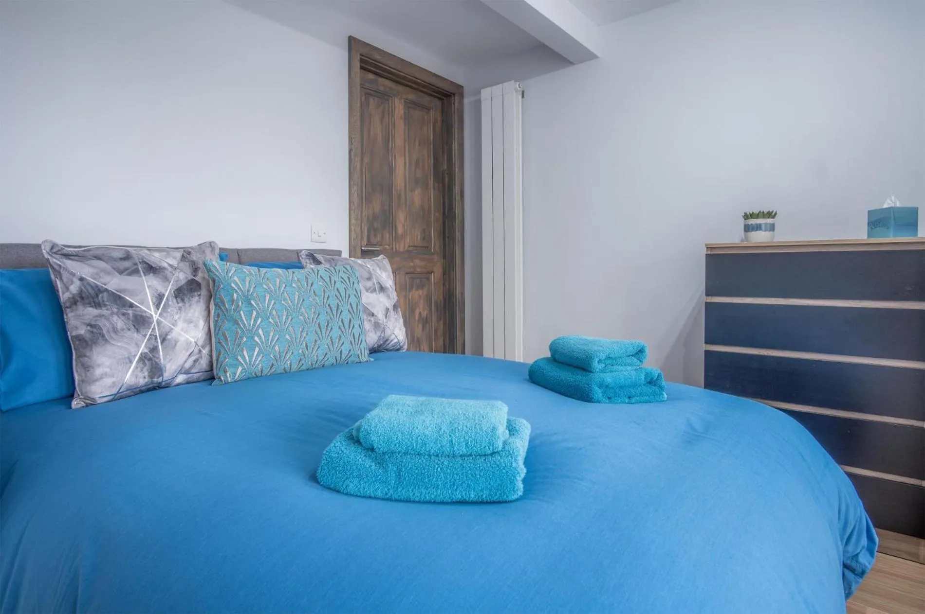 Floor plan, Bed in Haylands Hideaway - 1 Bedroom Apartment - Jameston