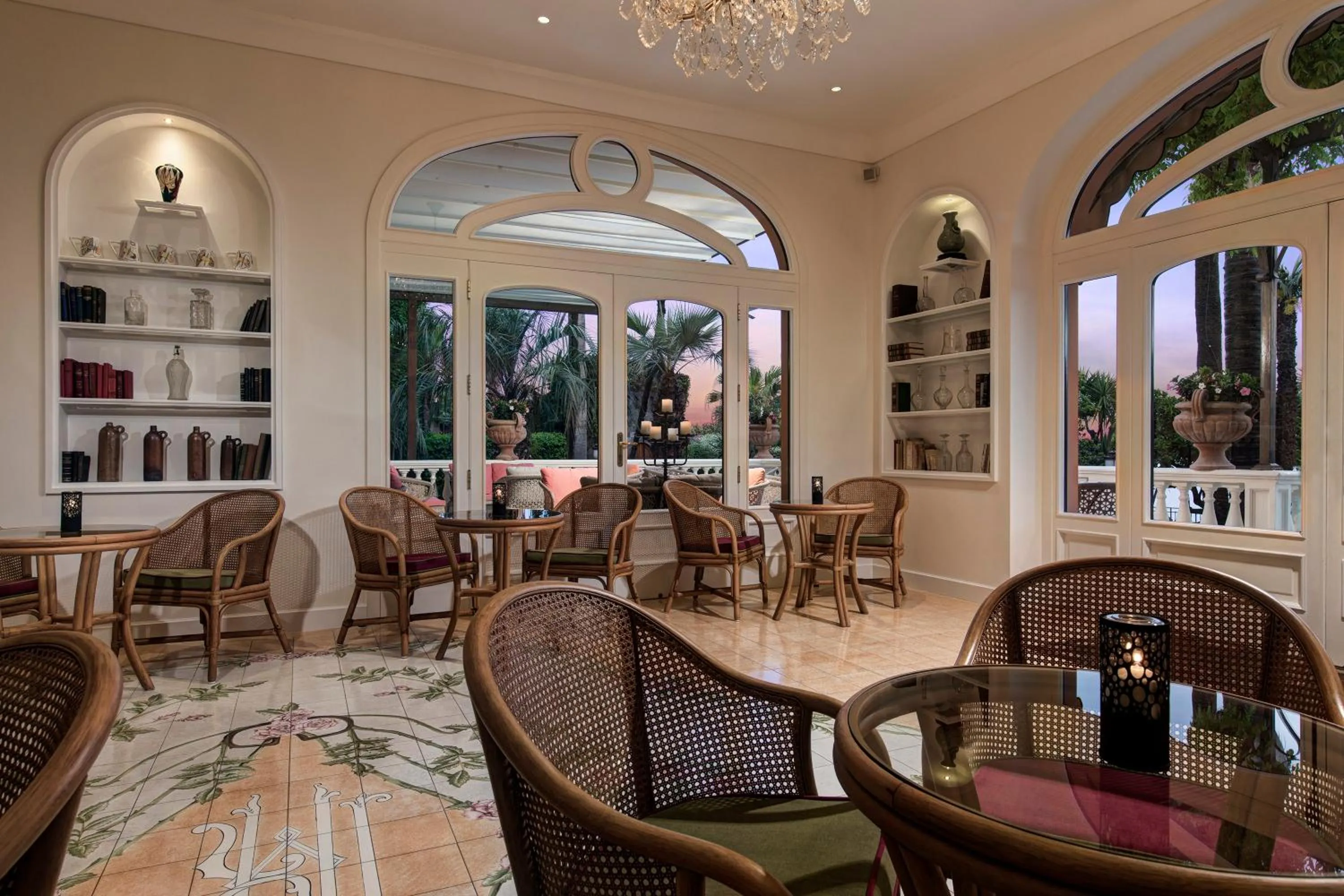 Lounge or bar in Grand Hotel Royal