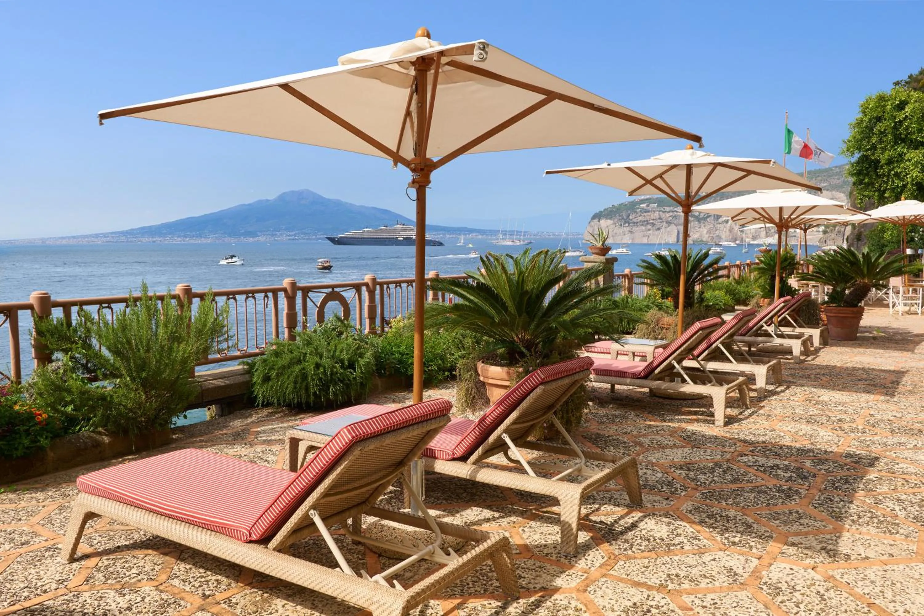 Summer in Grand Hotel Royal