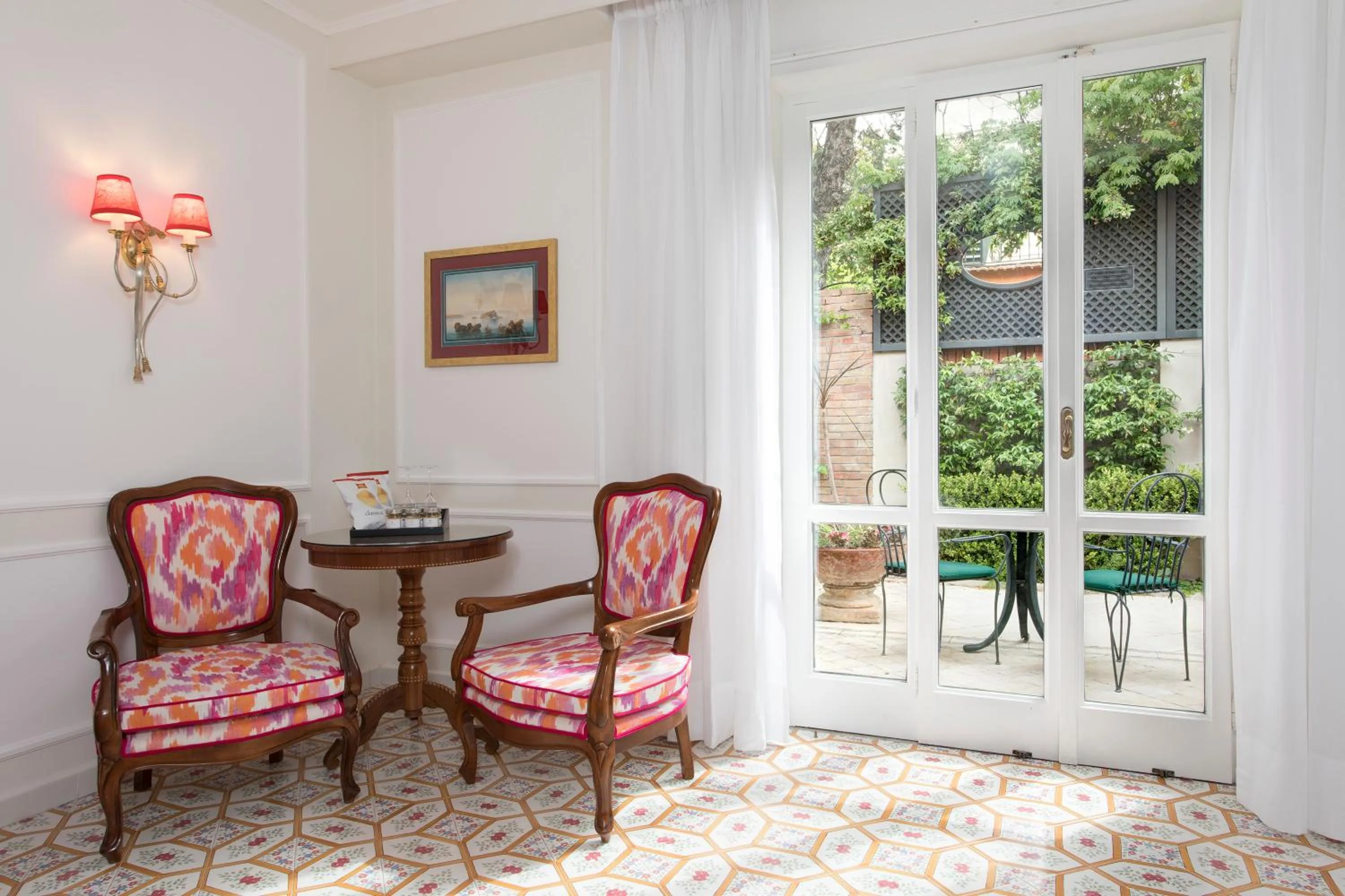 Inner courtyard view in Grand Hotel Royal