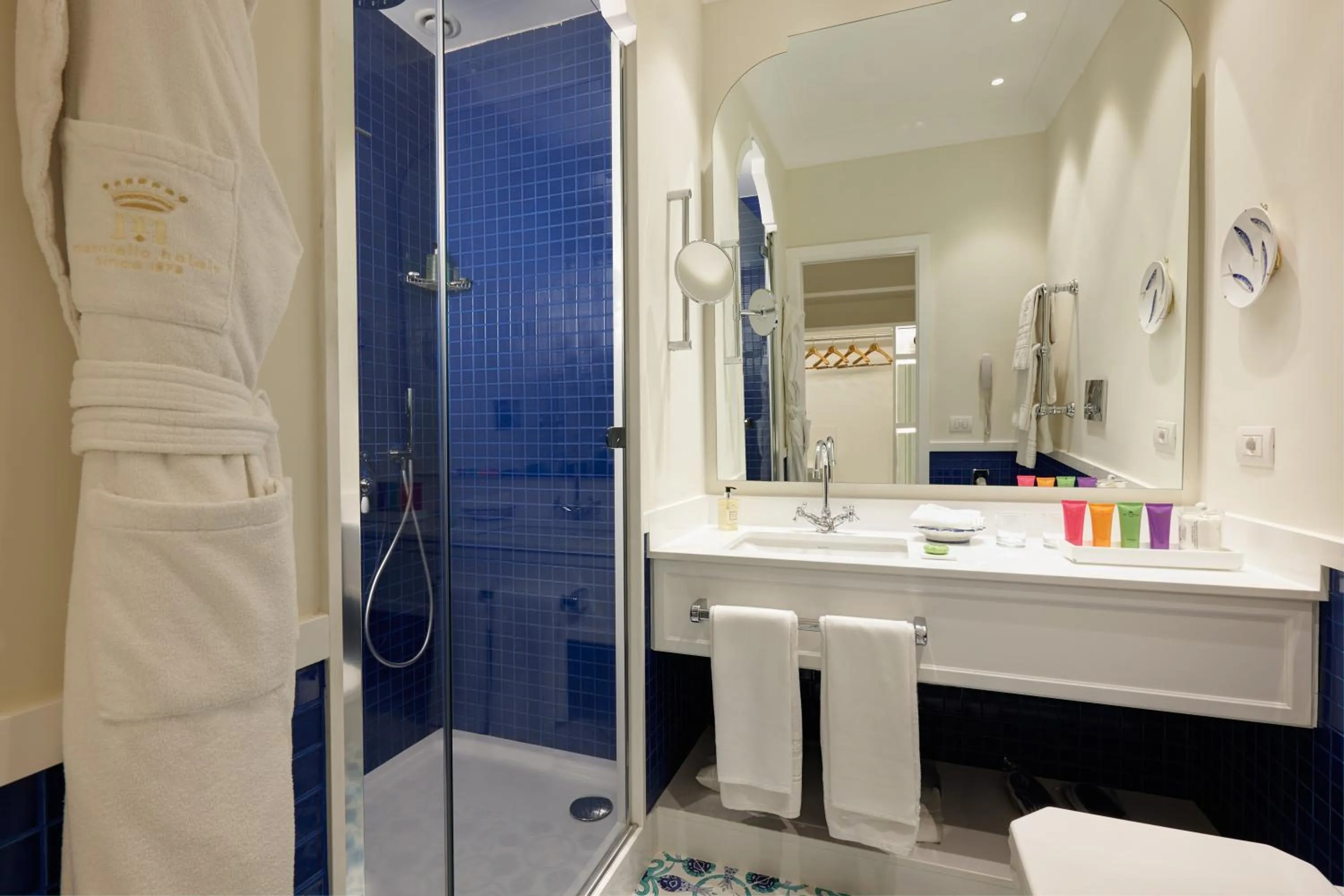 Shower in Grand Hotel Ambasciatori