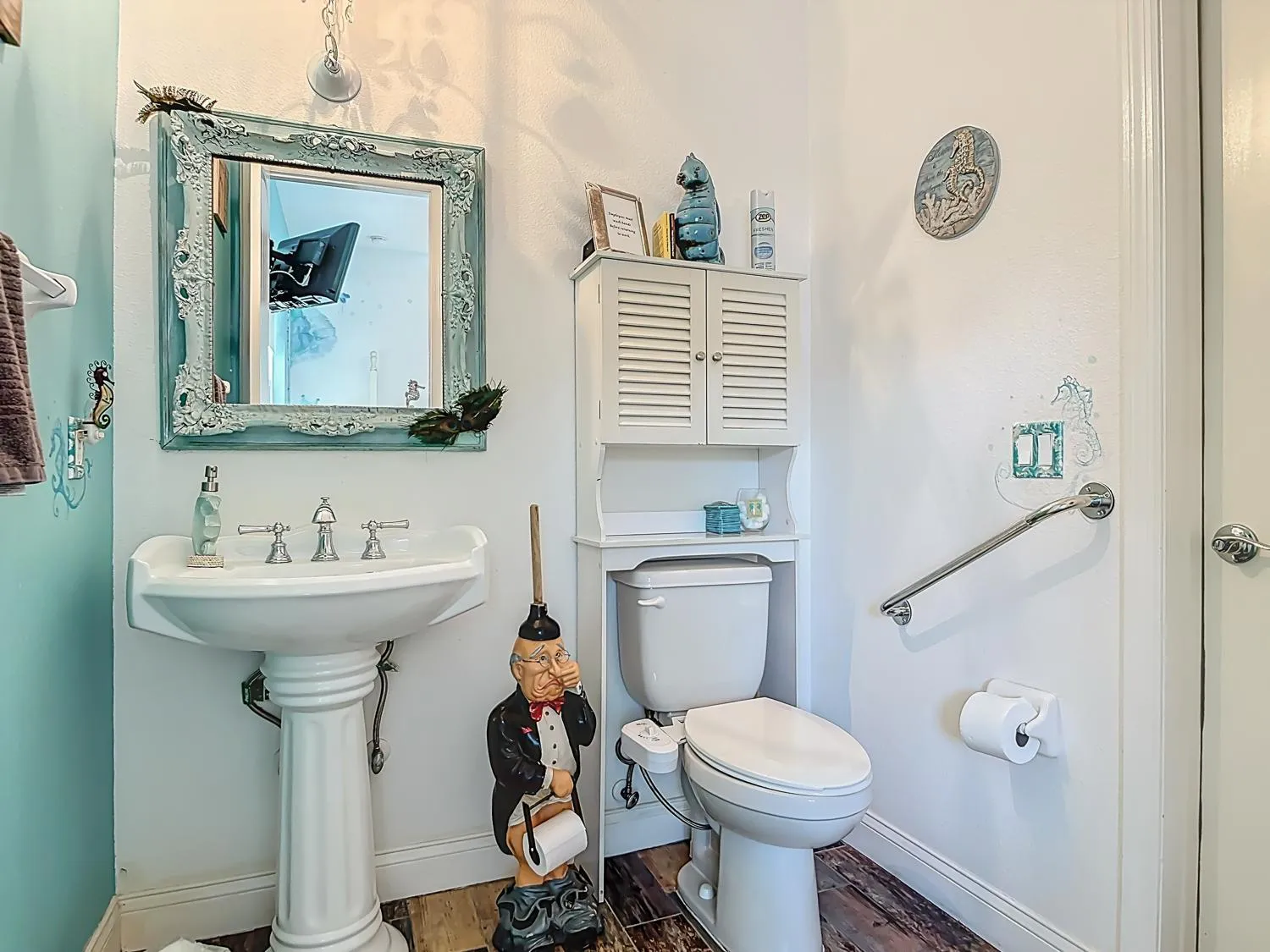 Bathroom in Inn on the Avenue