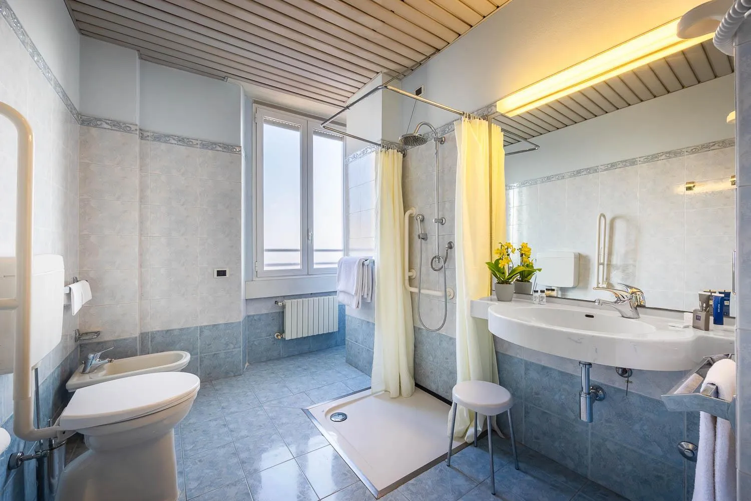 Bathroom in iH Hotels Milano Ambasciatori