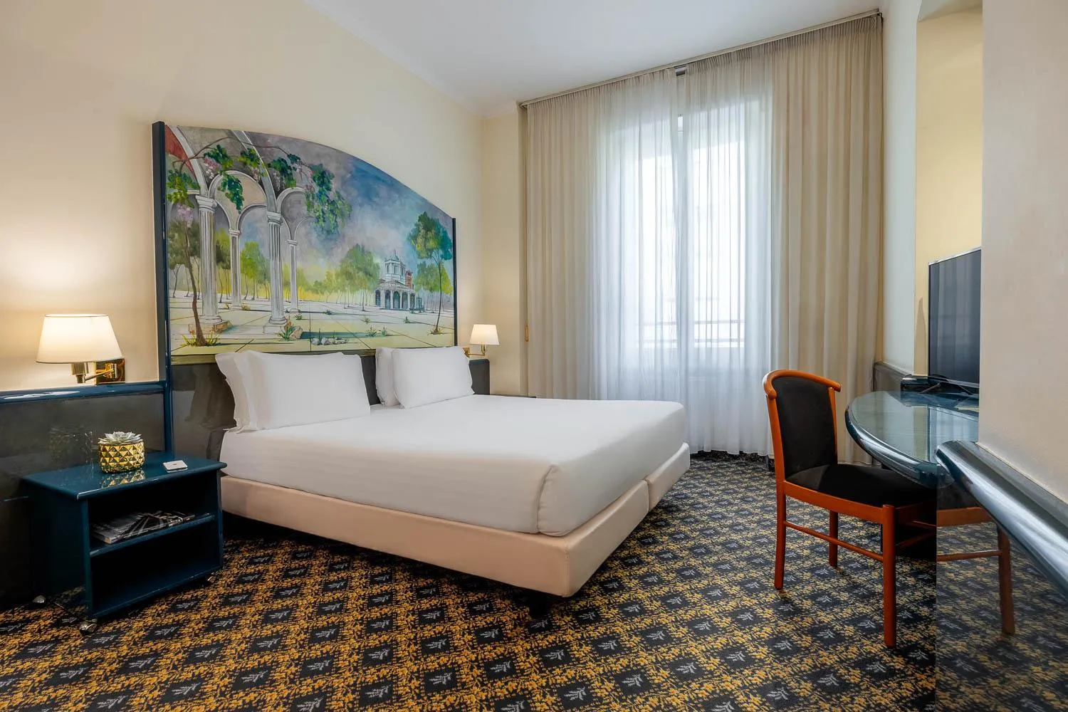 Bed in iH Hotels Milano Ambasciatori