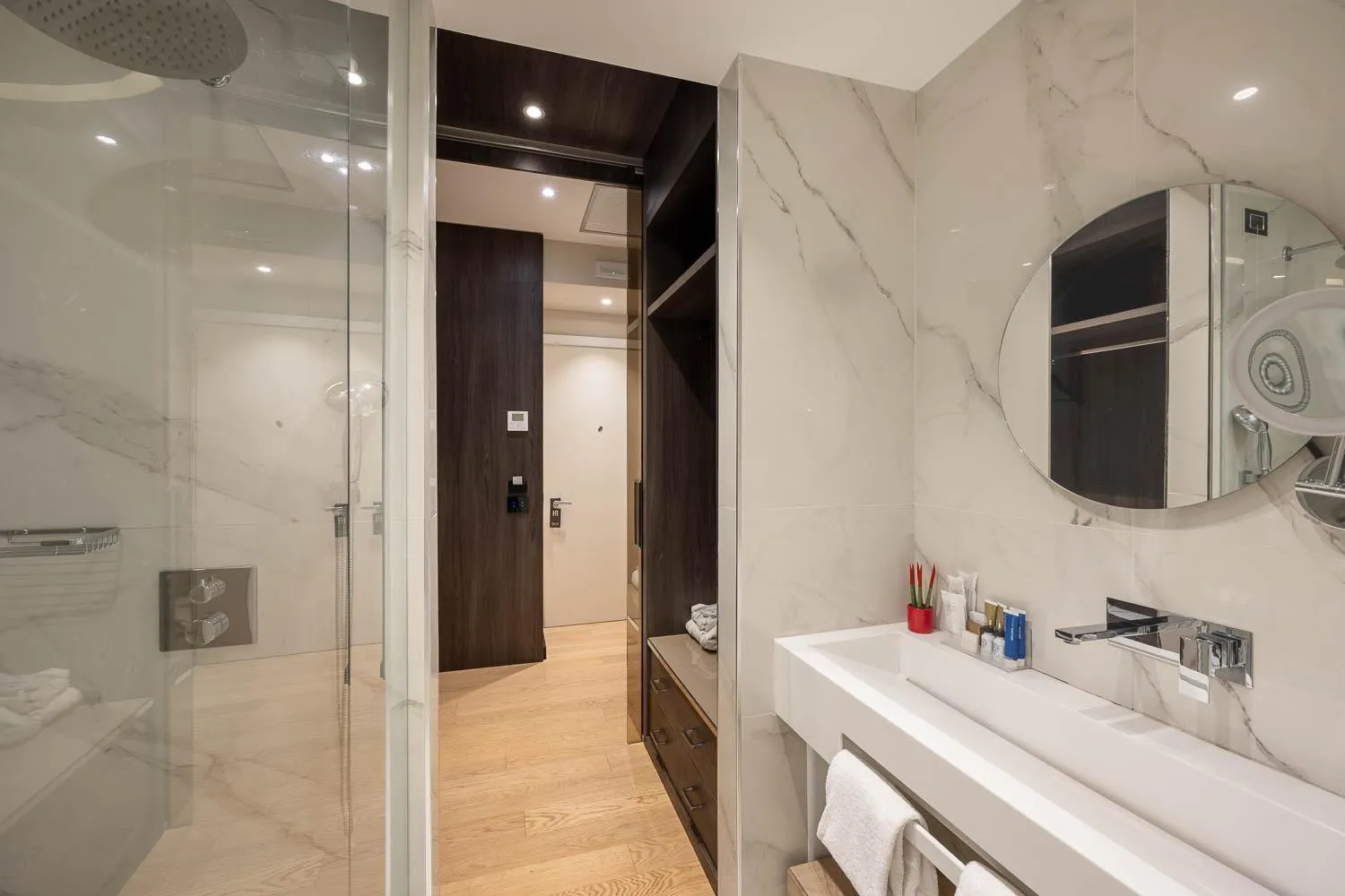 Shower in iH Hotels Milano Ambasciatori