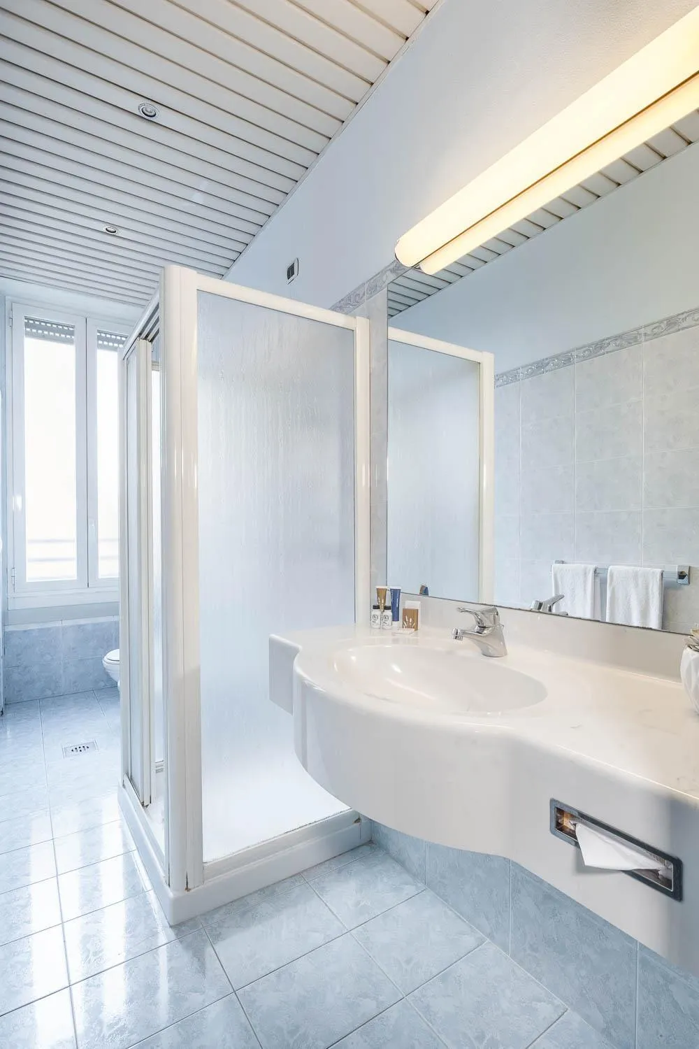 Shower in iH Hotels Milano Ambasciatori