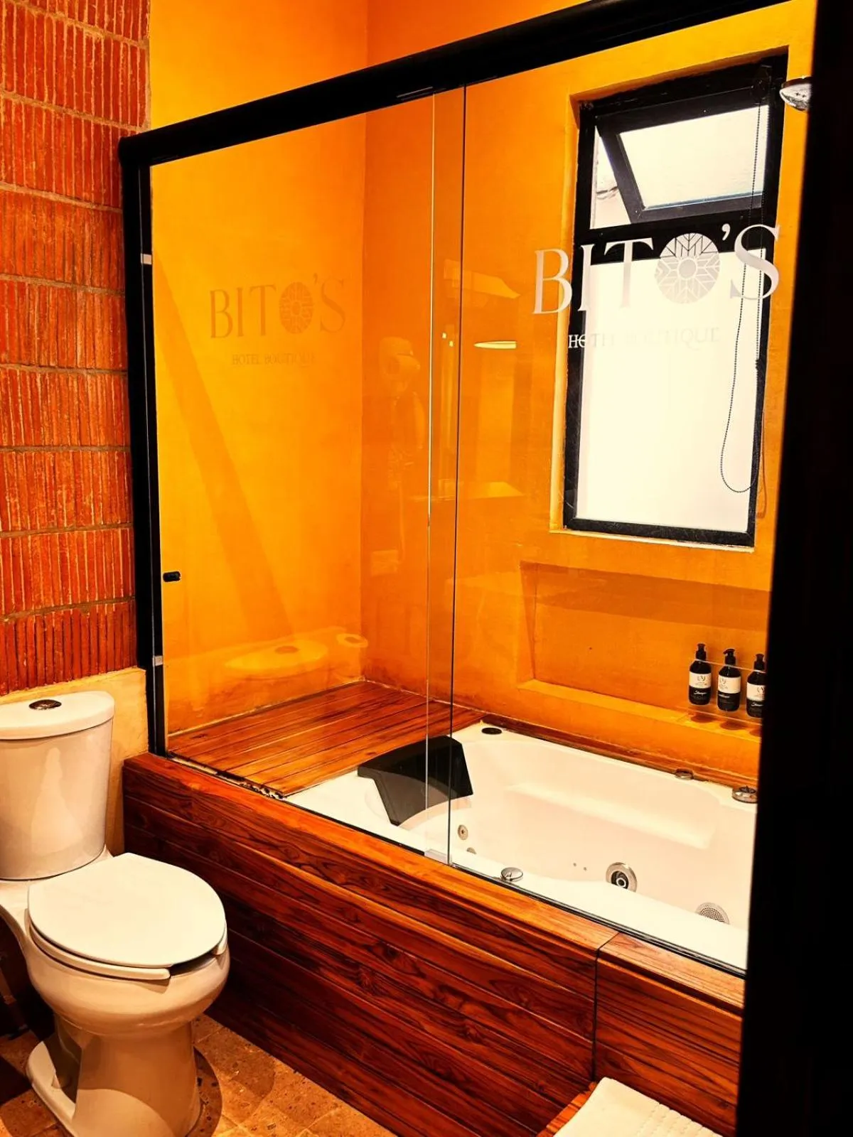 Shower in Bito's Hotel Boutique