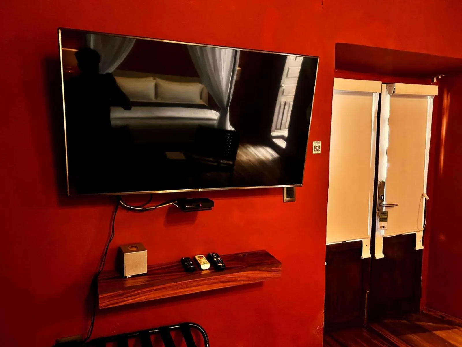 TV and multimedia in Bito's Hotel Boutique