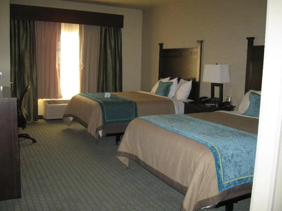 Bed in Little Missouri Inn & Suites Watford City