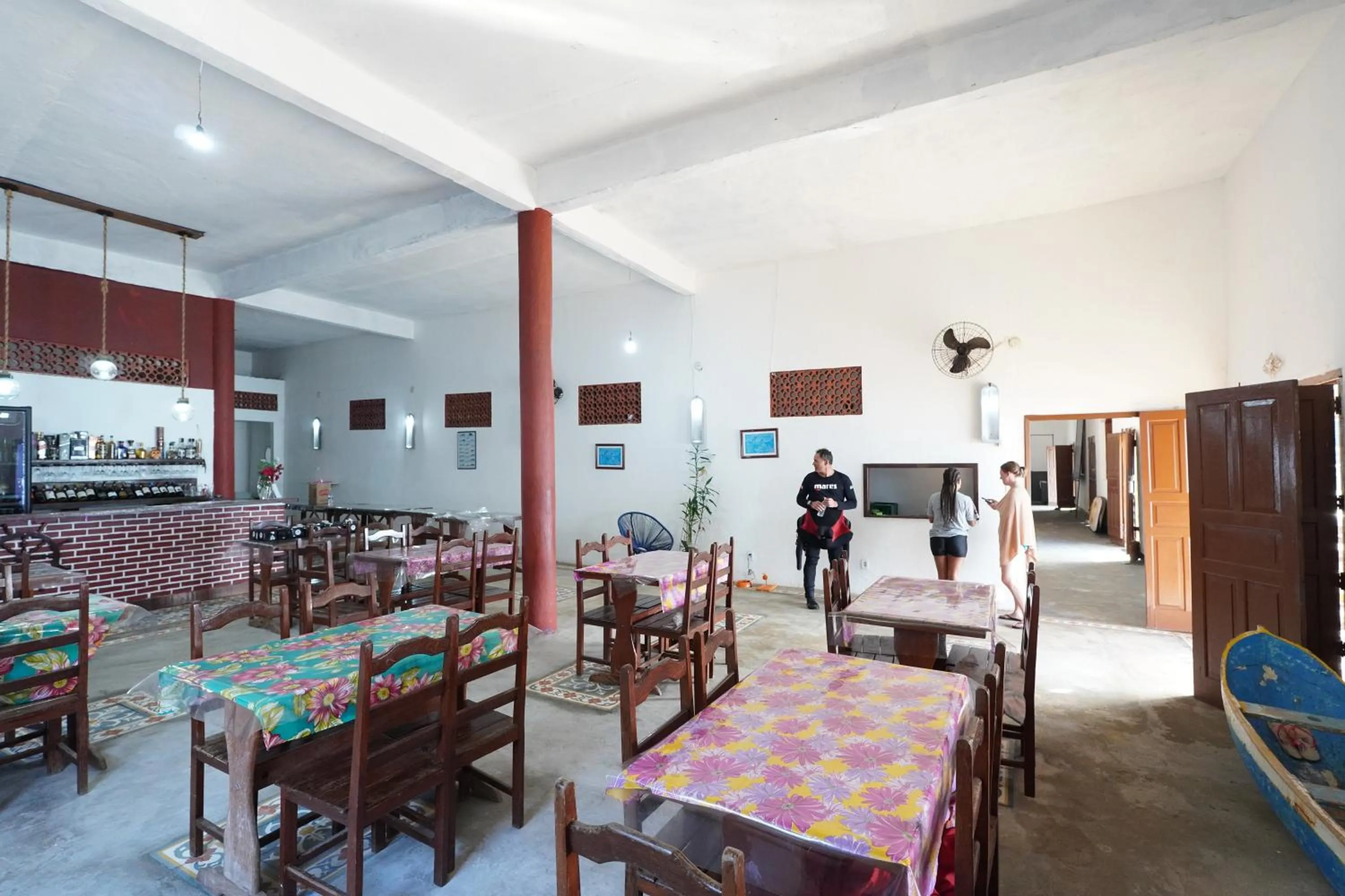 Restaurant/places to eat in Pousada Frezza Mergulho