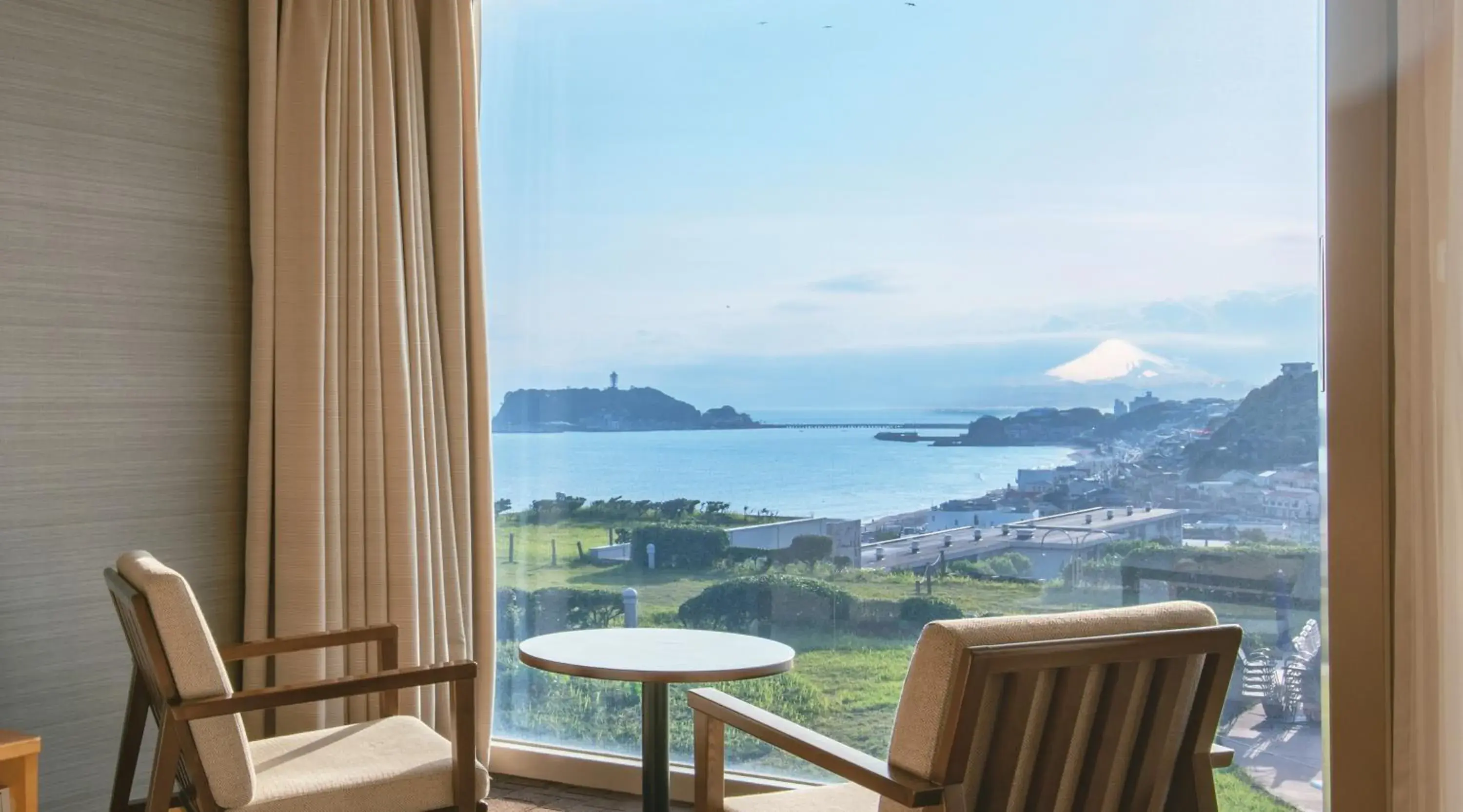 Hollywood Twin Room with Mt.Fuji and Enoshima View - Non-Smoking in Kamakura Prince Hotel Hollywood Twin Room with Mt.Fuji and Enoshima View - Non-Smoking in Kamakura Prince Hotel