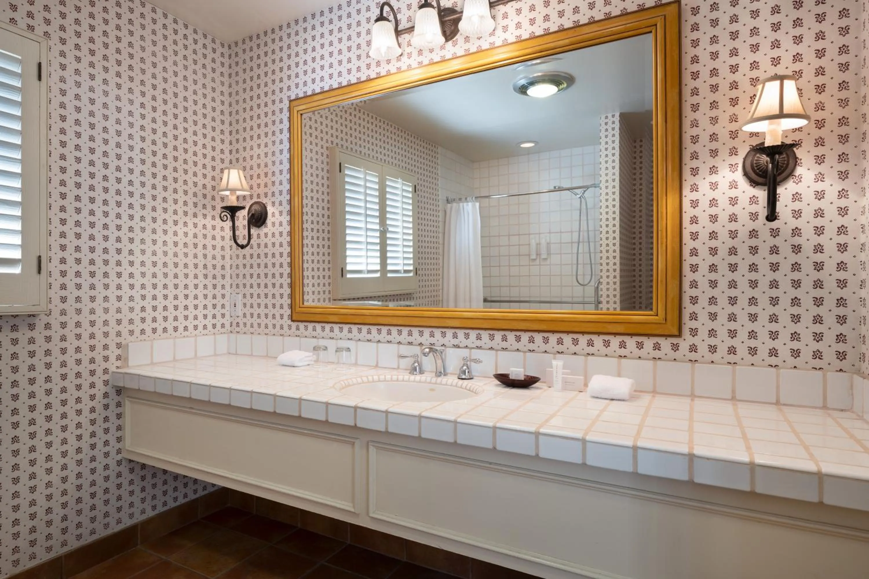 Bathroom in La Casa Del Zorro Resort & Spa