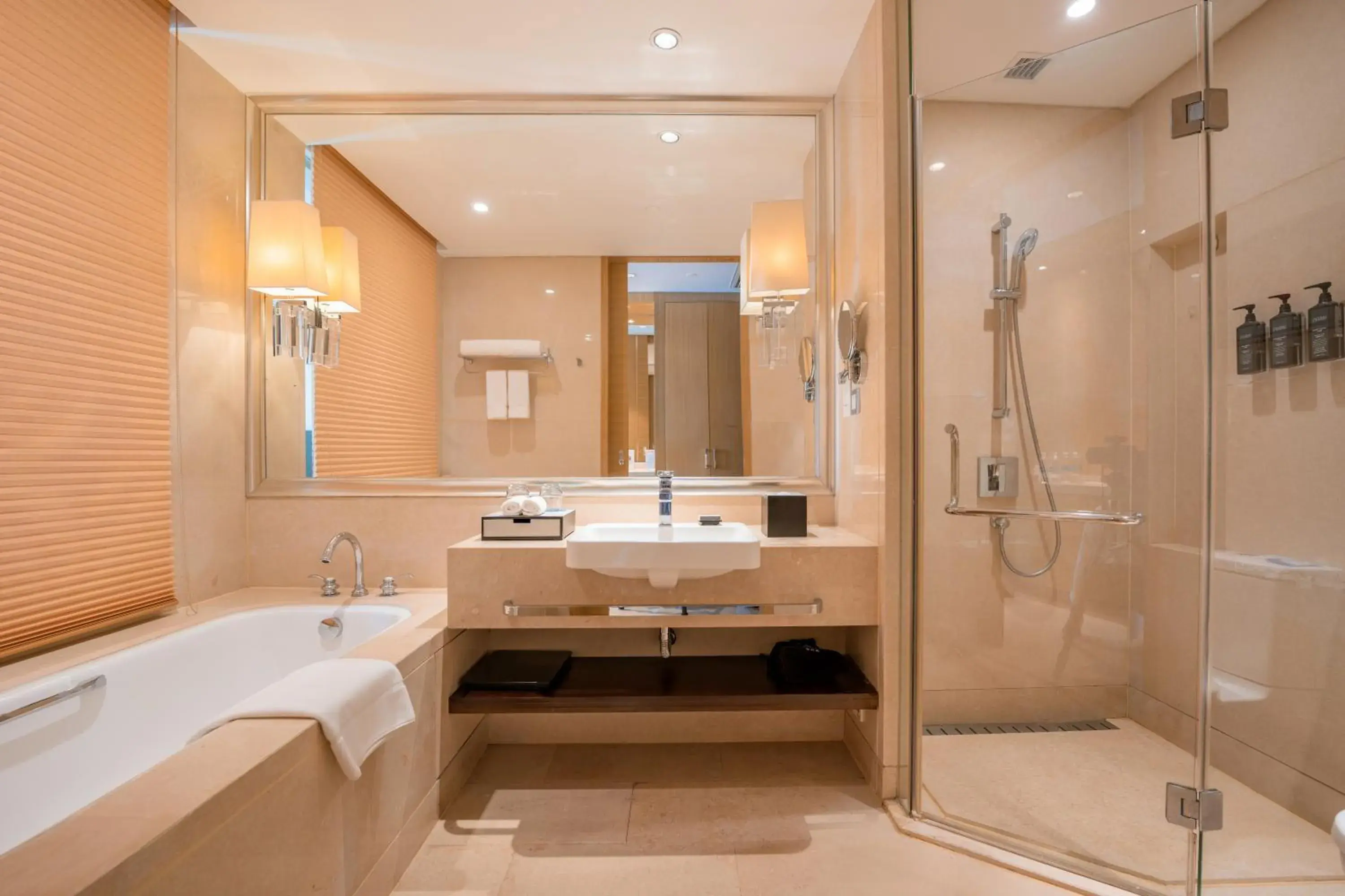 Club, Executive lounge access, Guest room, 2 Double in Sheraton Qinhuangdao Beidaihe Hotel Club, Executive lounge access, Guest room, 2 Double in Sheraton Qinhuangdao Beidaihe Hotel