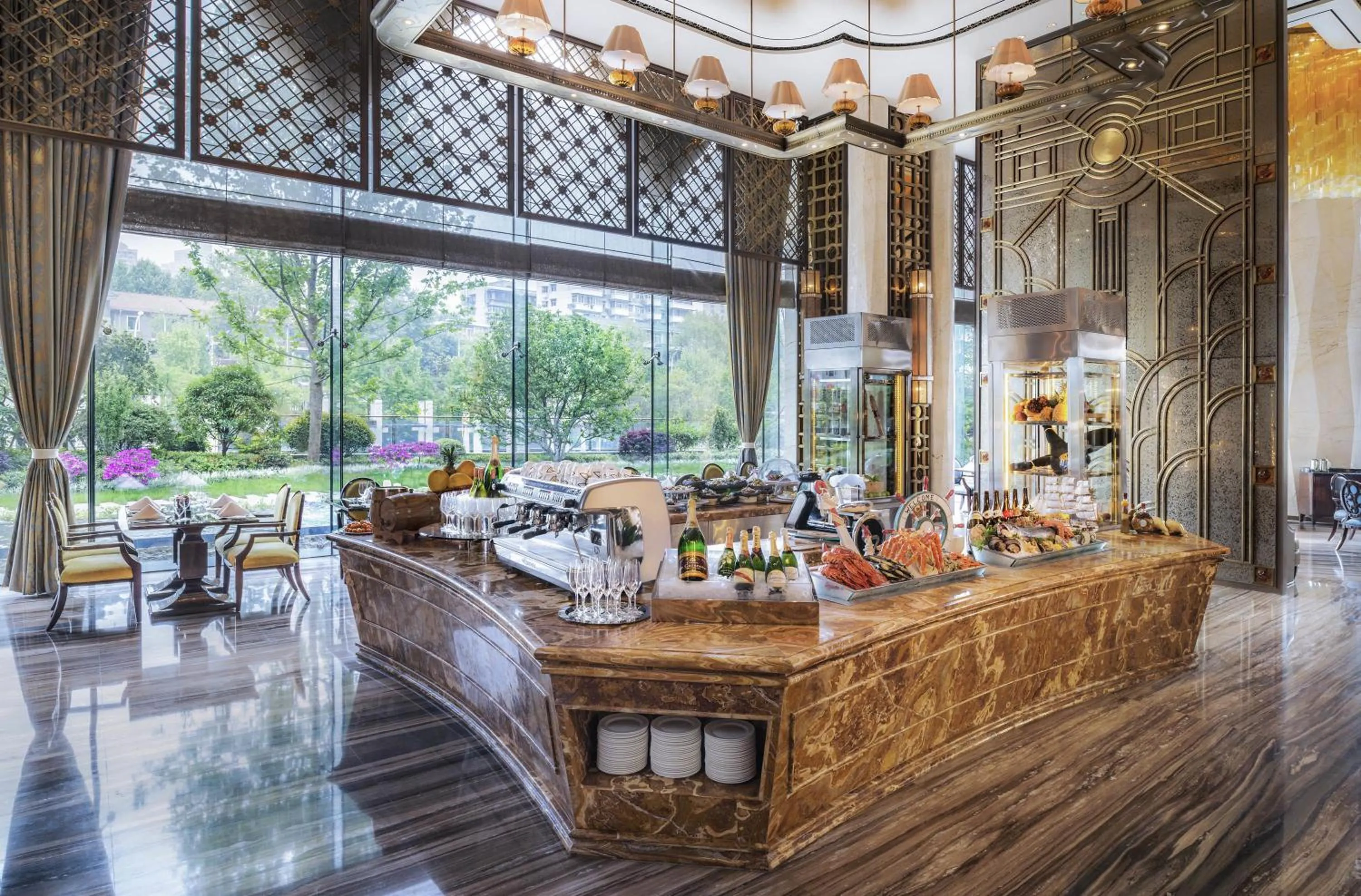 Restaurant/places to eat in Wanda Reign Wuhan
