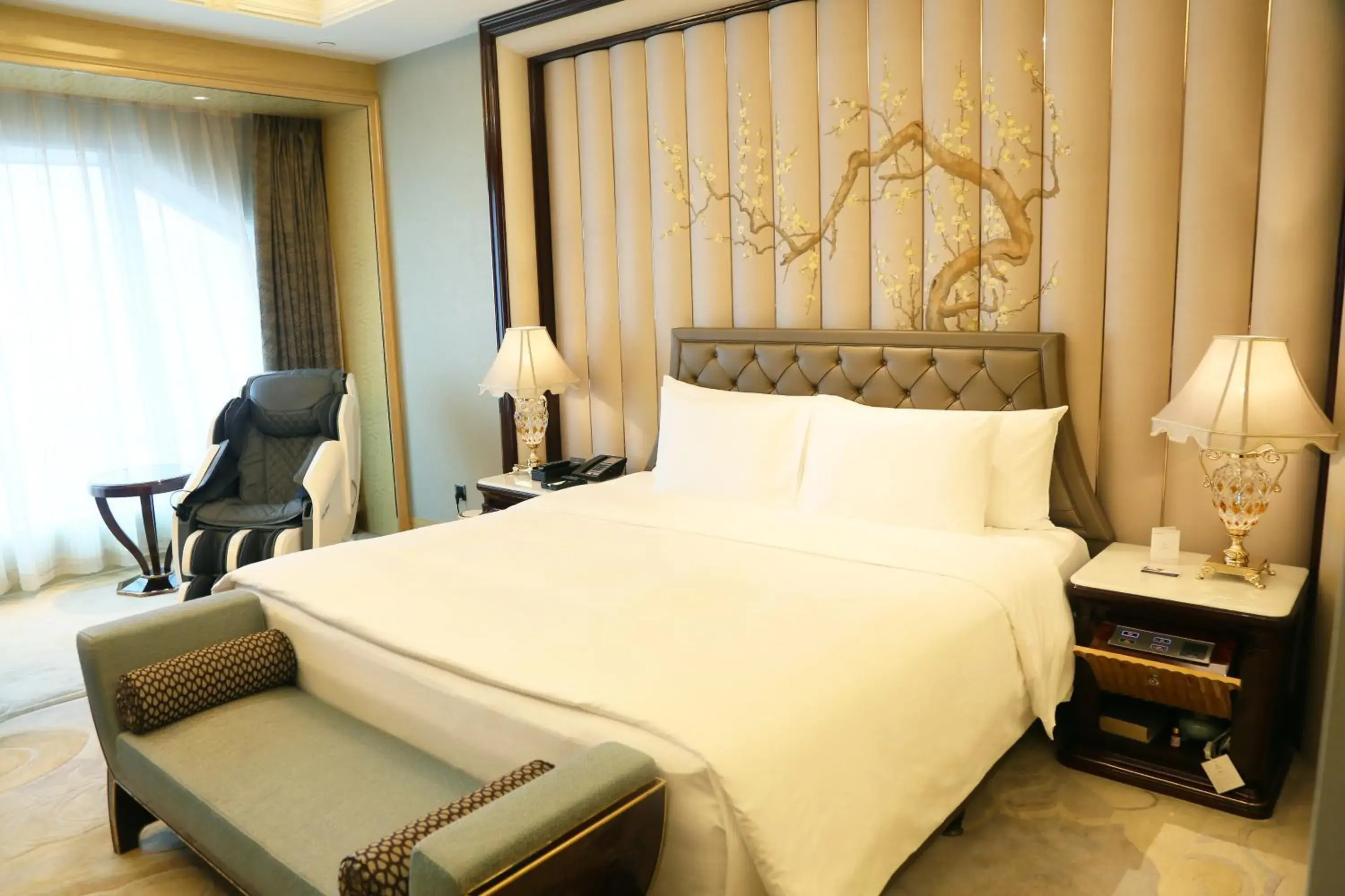 Executive King Room in Wanda Reign Wuhan Executive King Room in Wanda Reign Wuhan