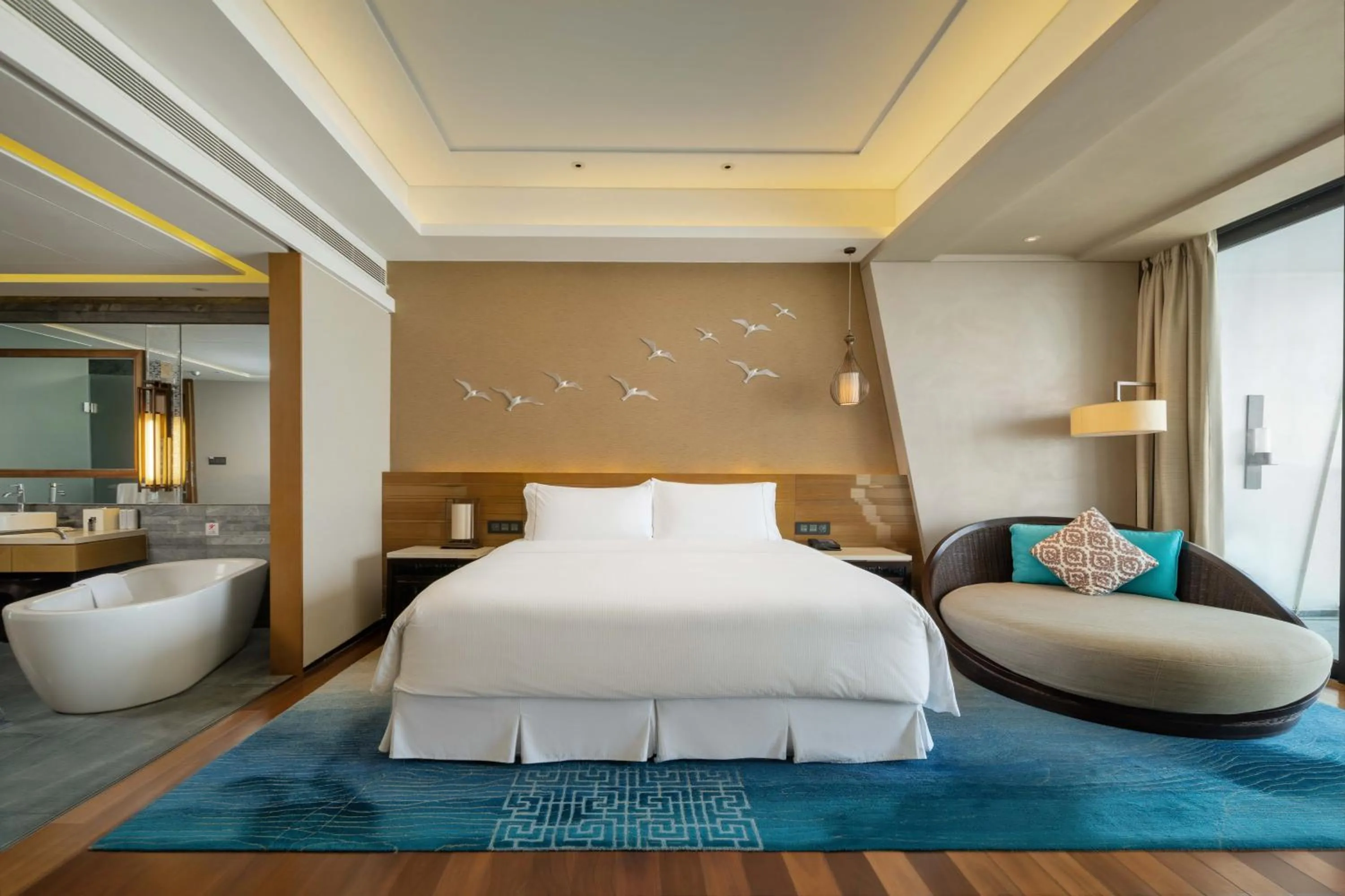 Photo of the whole room, Bed in The Westin Sanya Haitang Bay Resort
