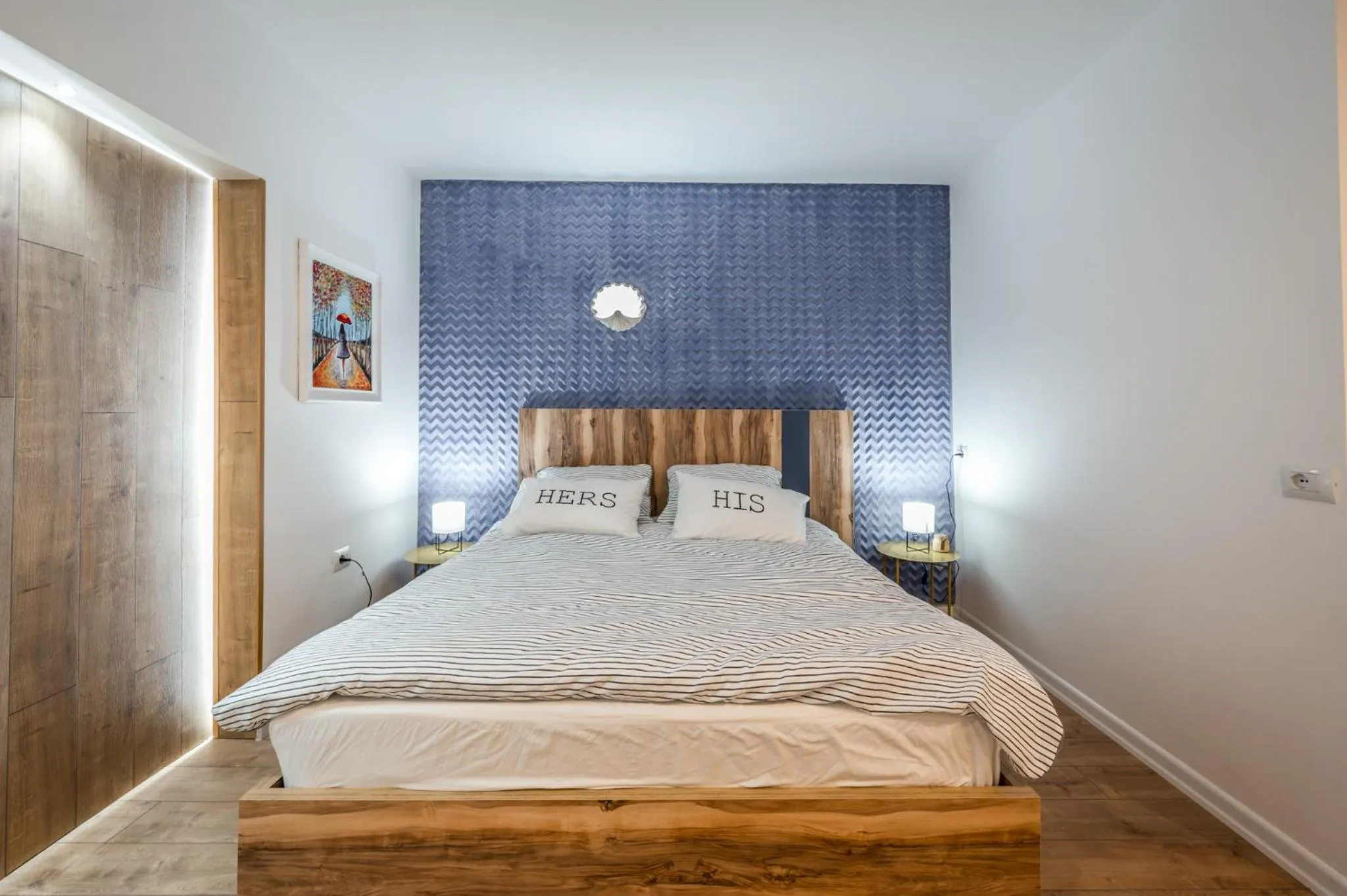 Bed in Atomium apartments