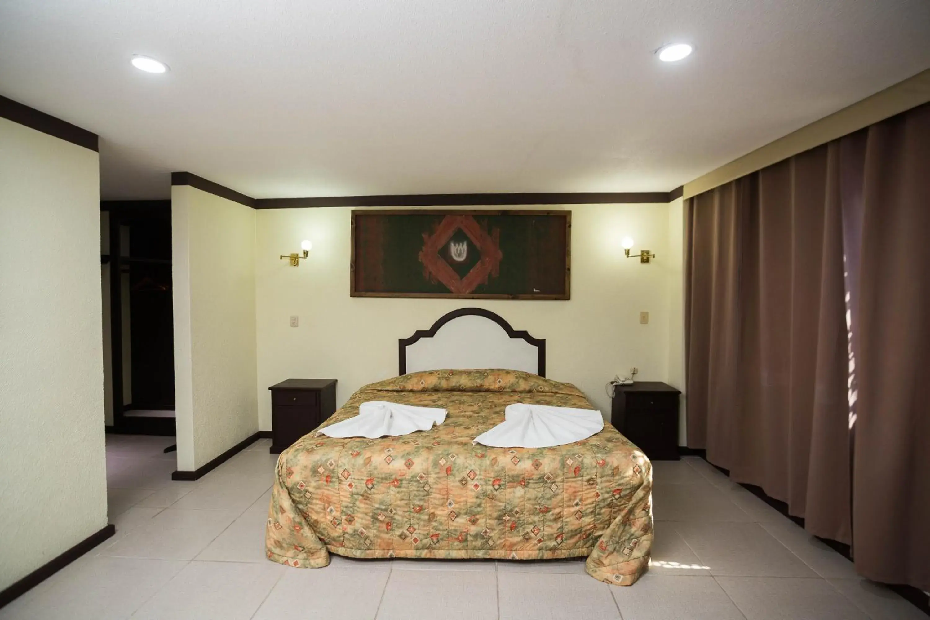 King Room in Hotel Restaurant 1904 King Room in Hotel Restaurant 1904