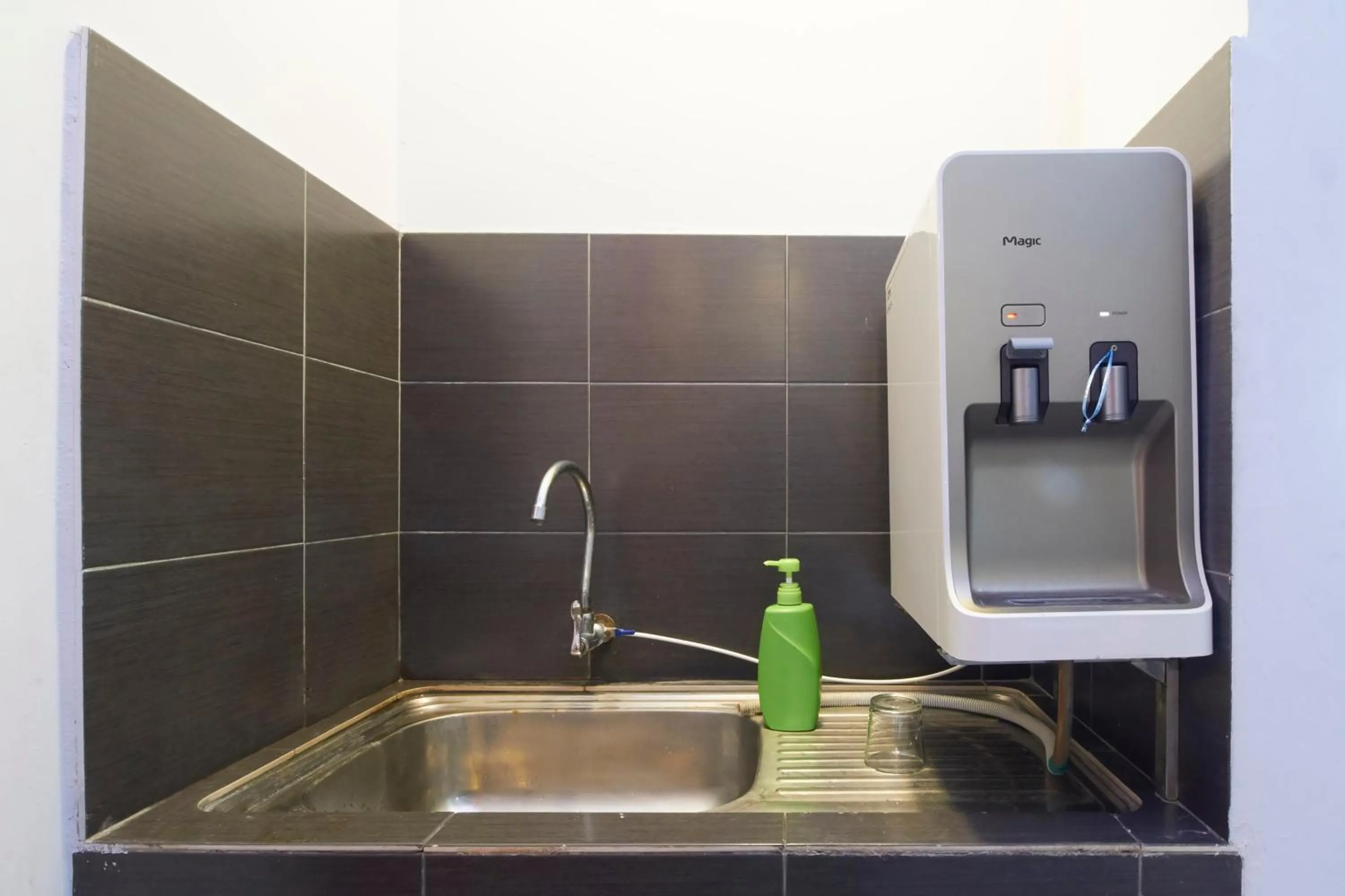 Communal kitchen in Kepong Hotel