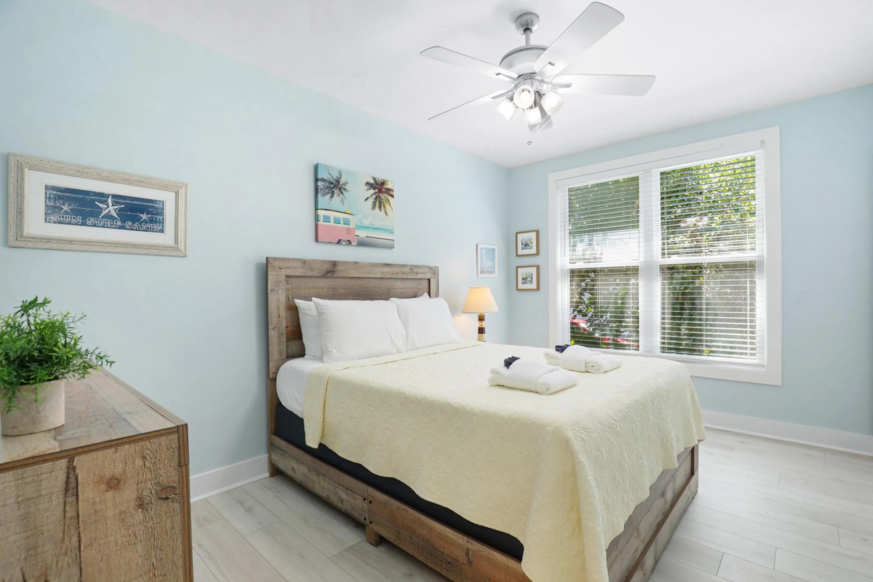 Bed in Salty Shack Unit A Dog Friendly Home Across from the Beach - Central Location