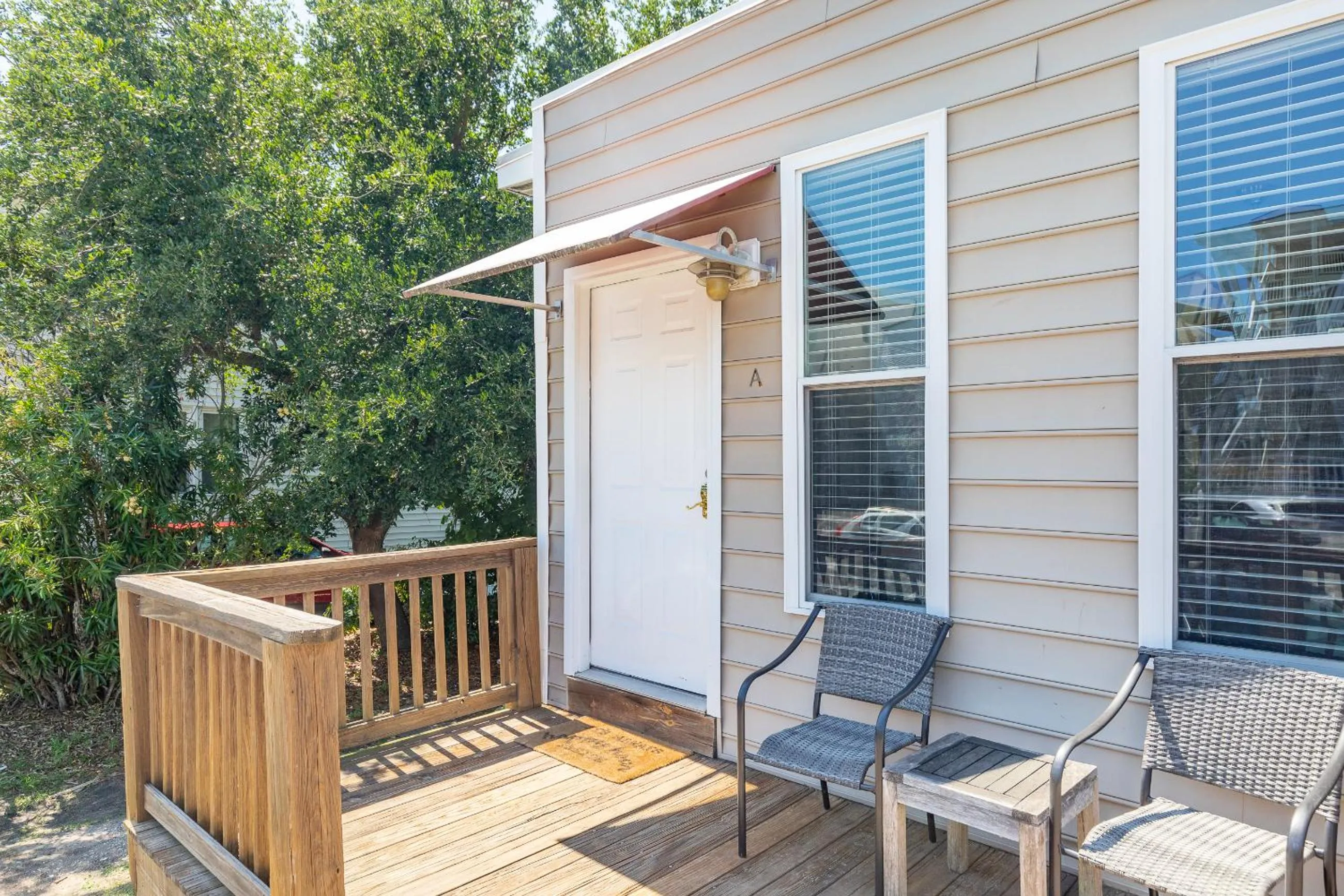 Salty Shack Unit A Dog Friendly Home Across from the Beach - Central Location