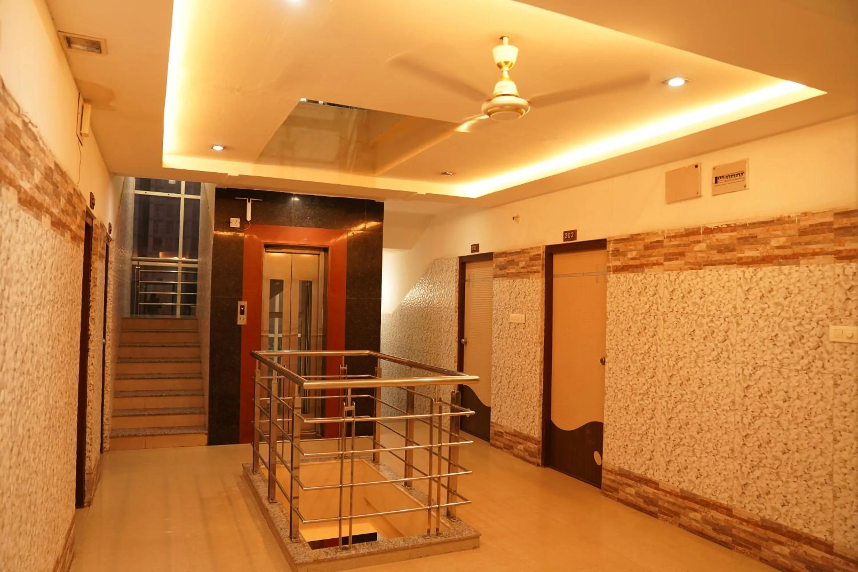 Facade/entrance in Hotel Omni Plaza