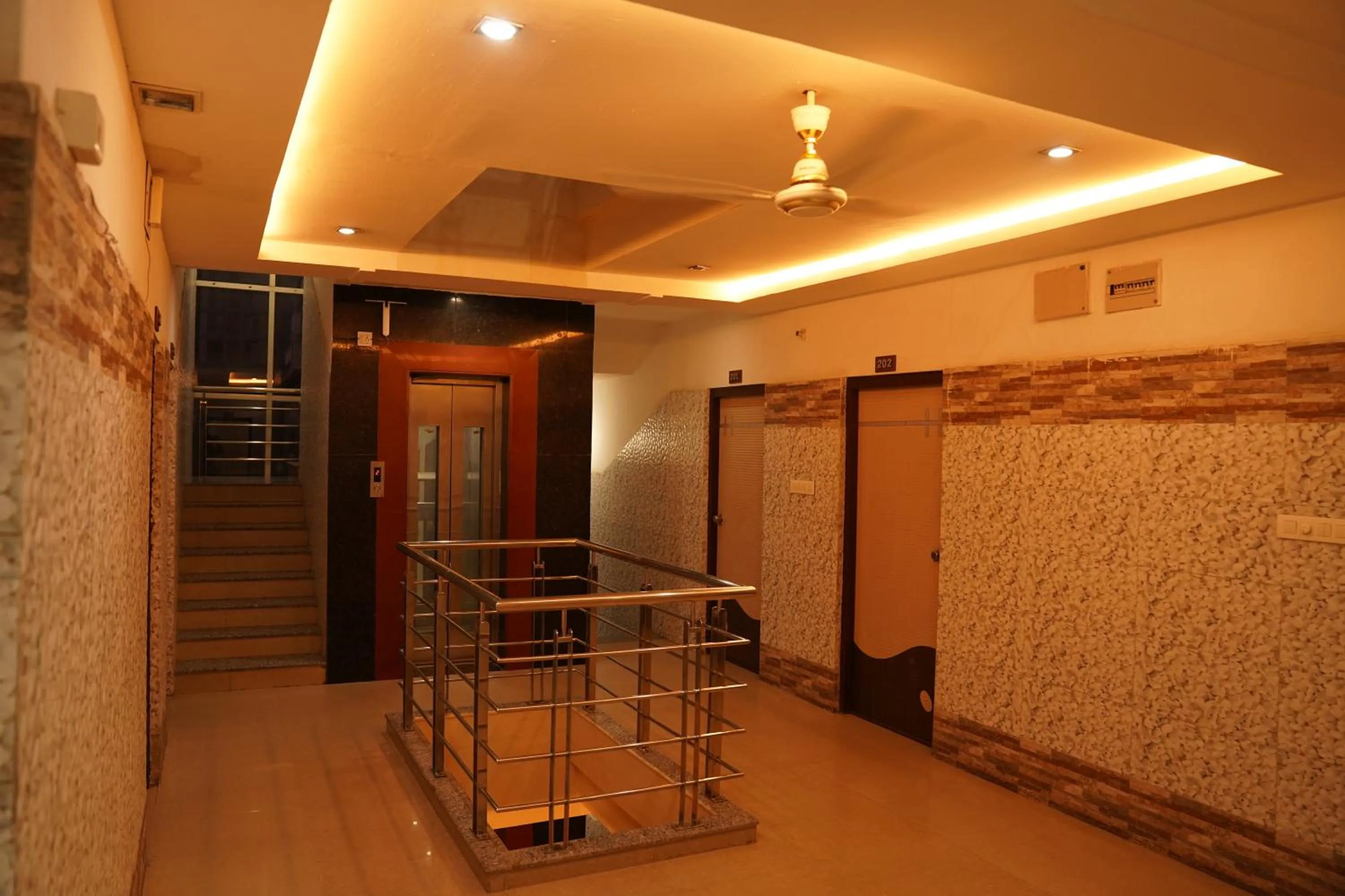 Facade/entrance in Hotel Omni Plaza