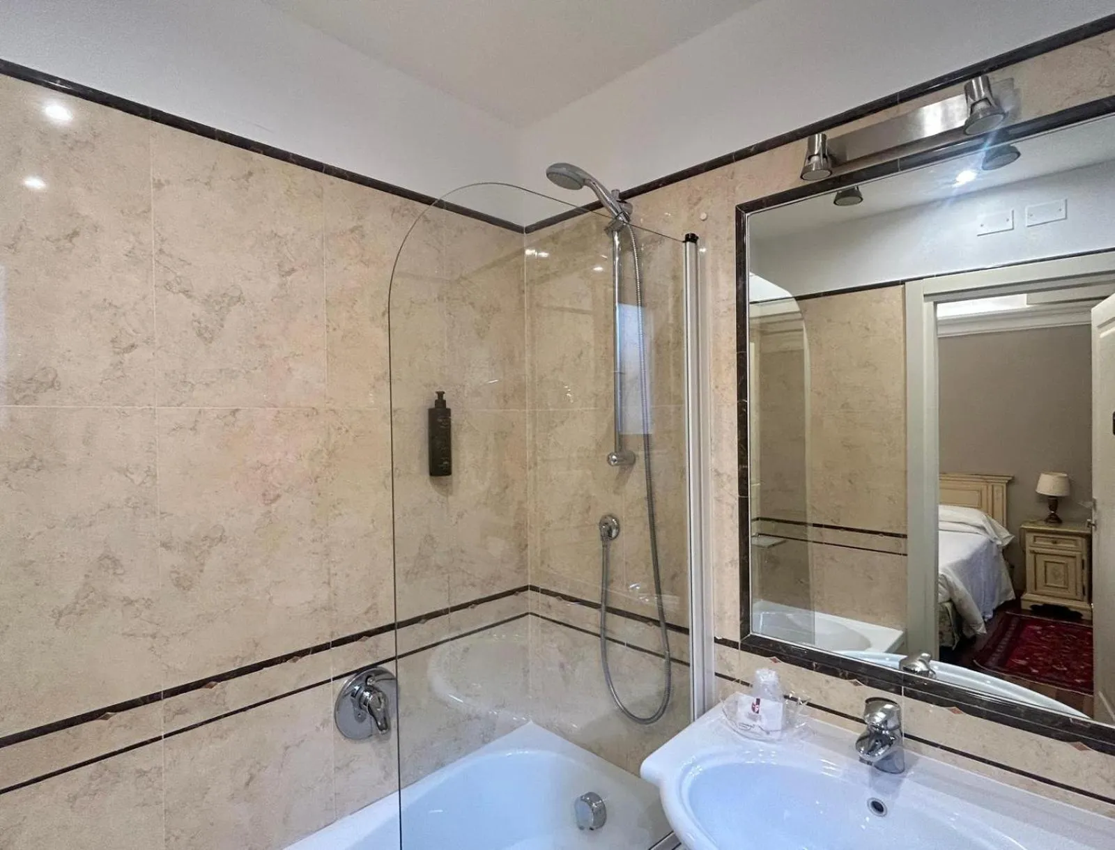 Bathroom in Albergo Cavalletto & Doge Orseolo