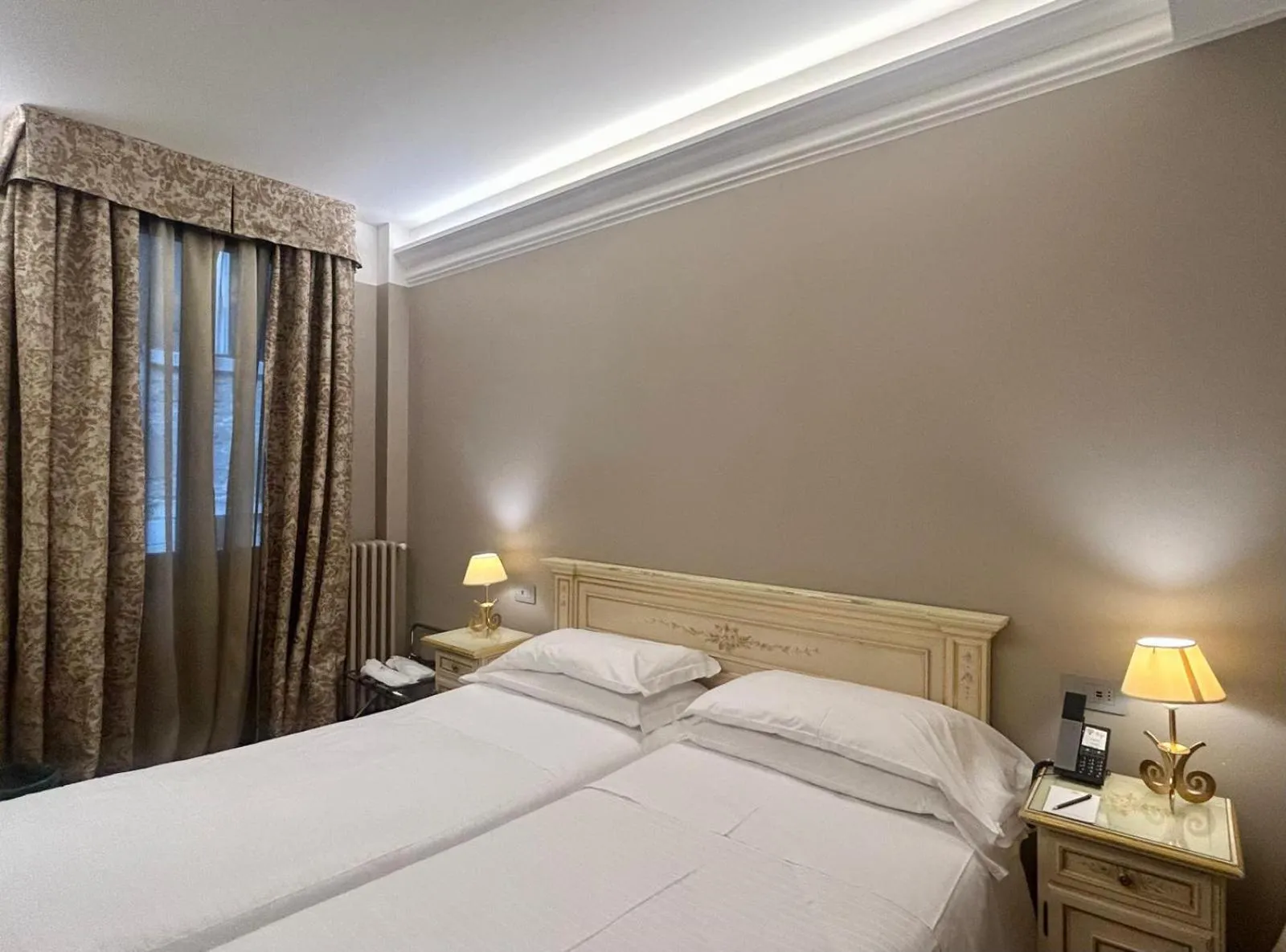 Bed in Albergo Cavalletto & Doge Orseolo