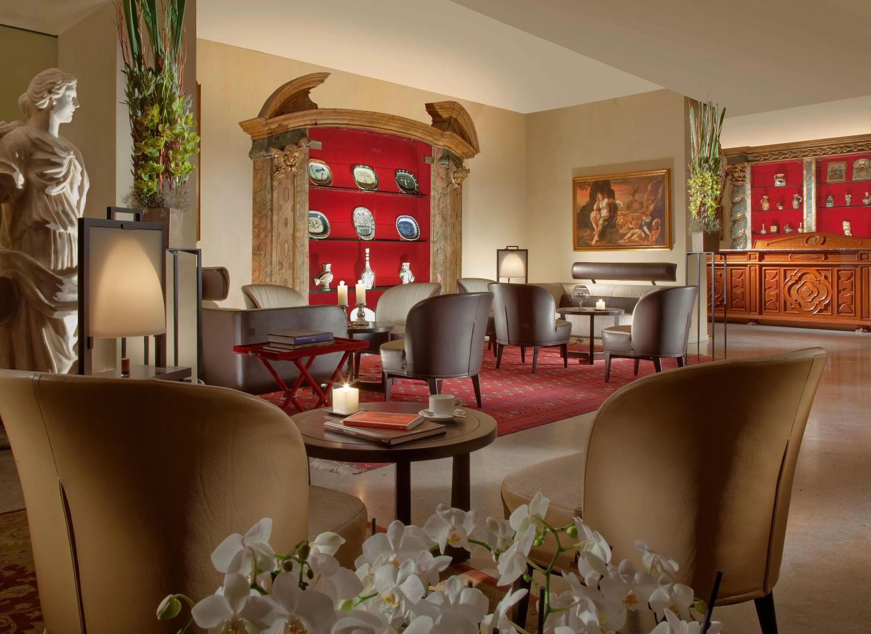 Lobby or reception in Hotel Raphaël - Relais & Châteaux