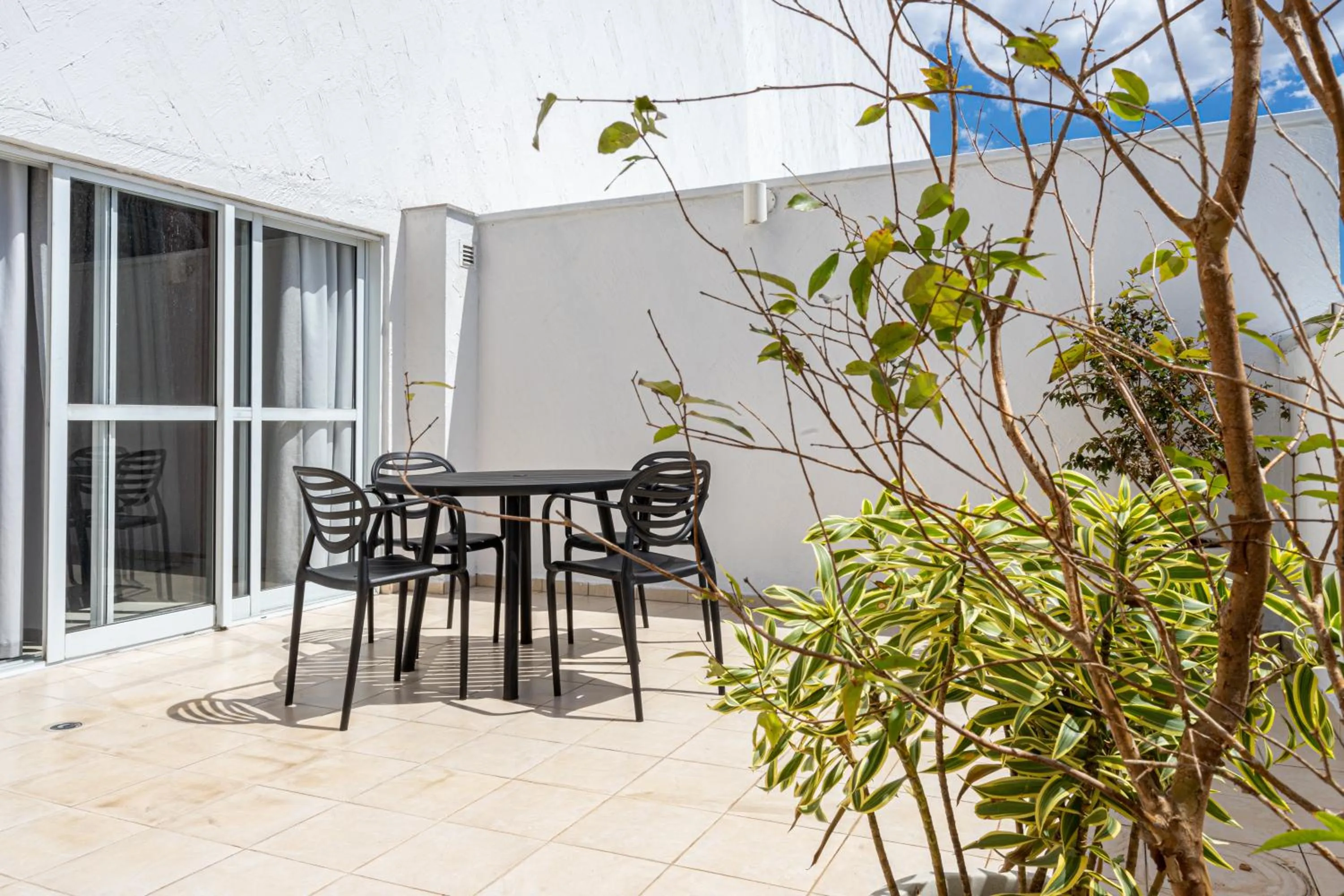 Day in Charlie NYC Berrini