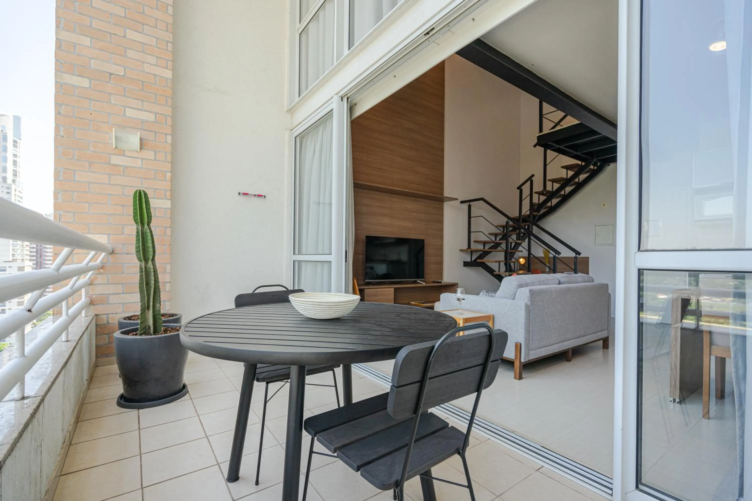 Day in Charlie NYC Berrini