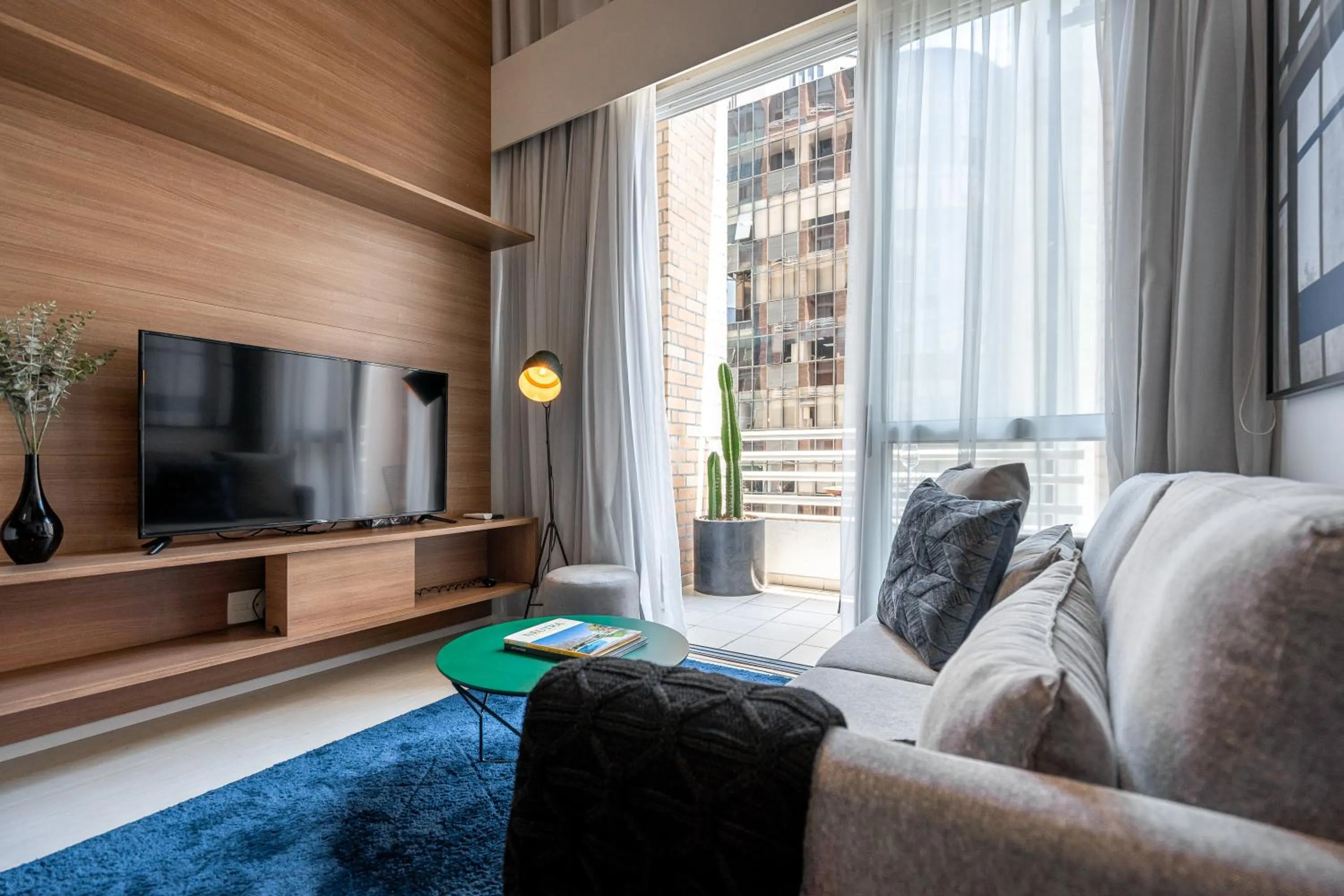 Day in Charlie NYC Berrini