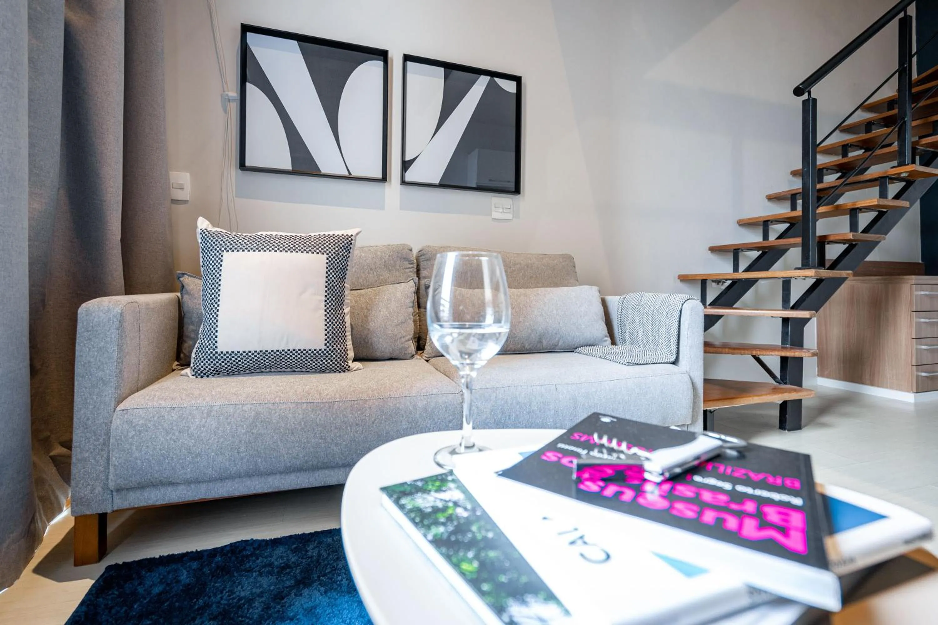 Living room in Charlie NYC Berrini