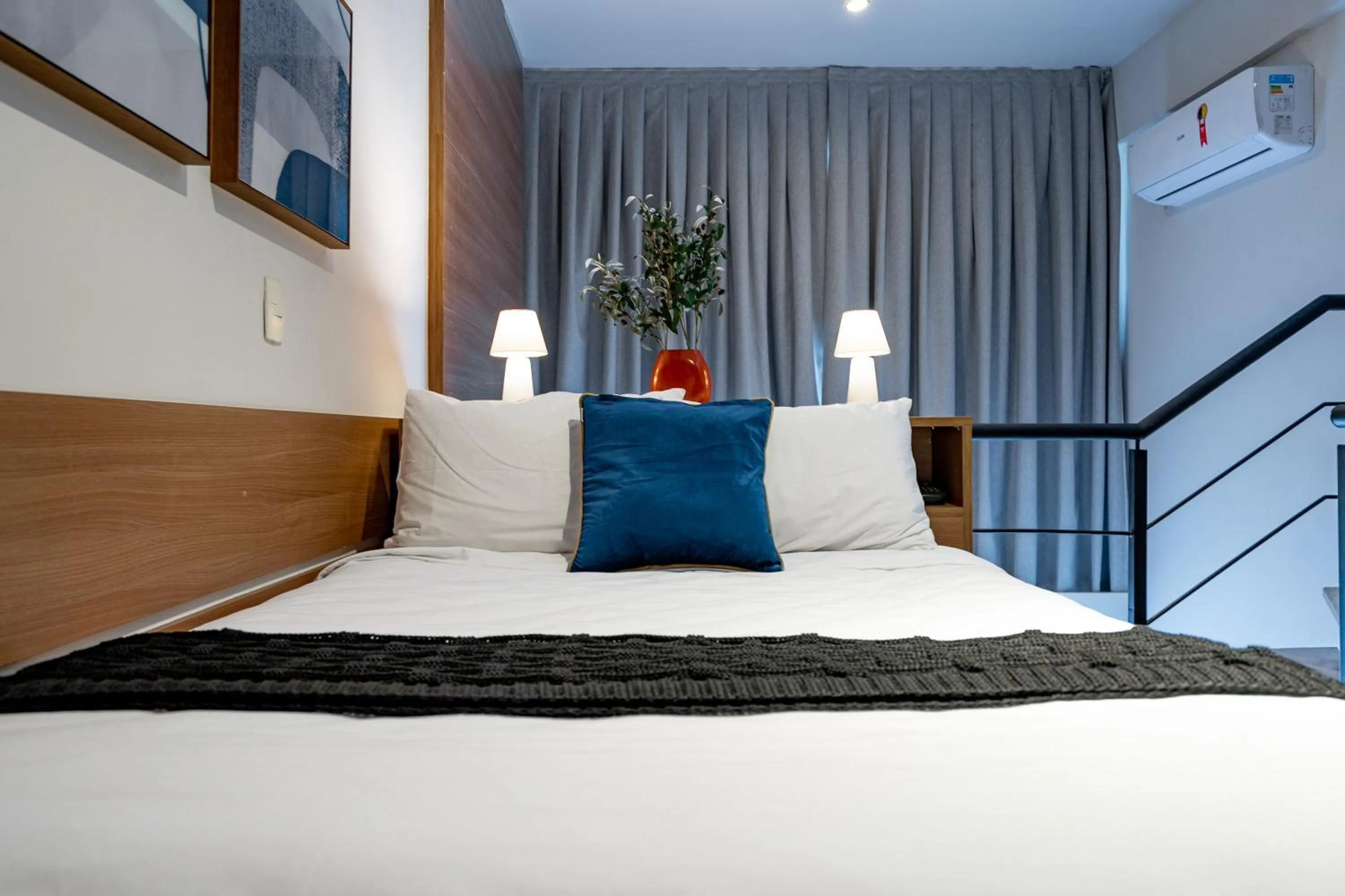 Bed in Charlie NYC Berrini