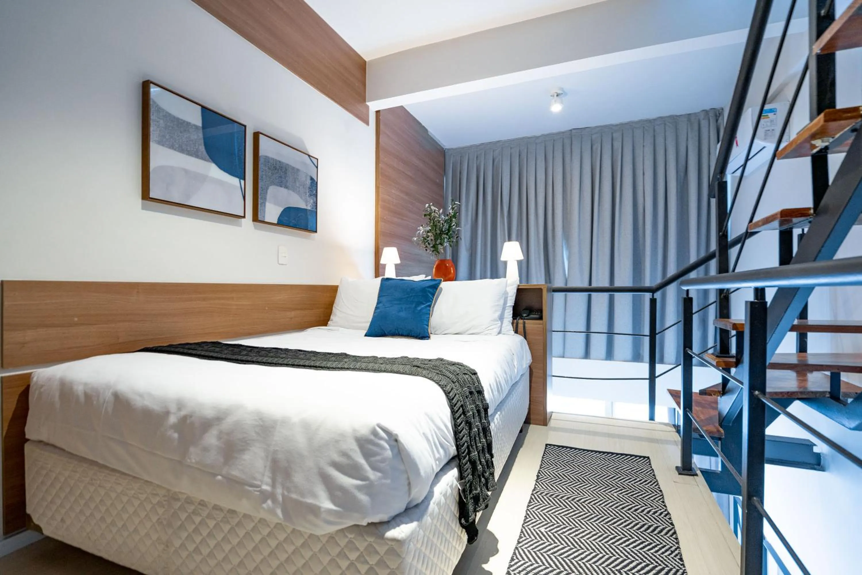 Bed in Charlie NYC Berrini