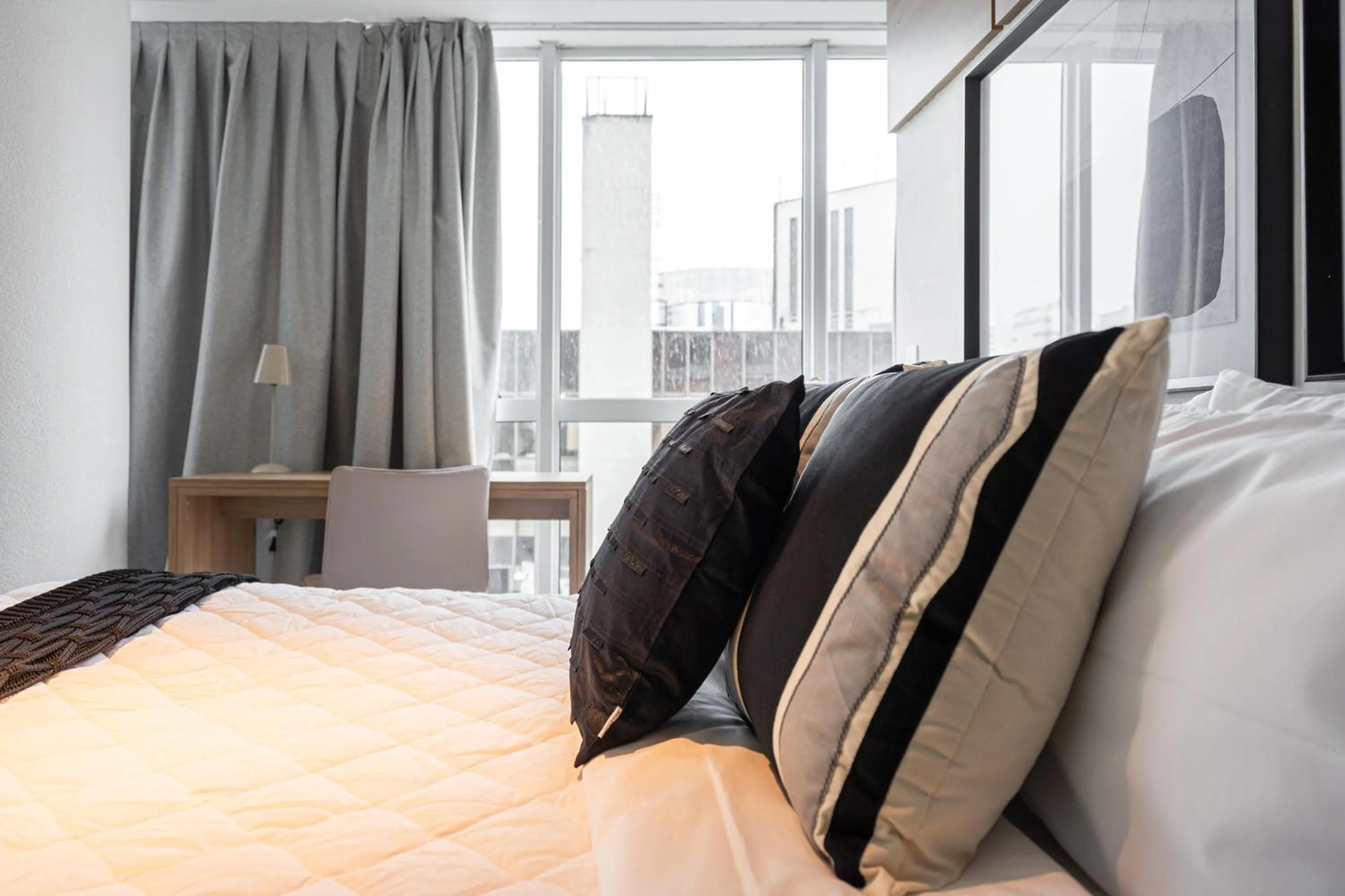 Bed in Charlie NYC Berrini