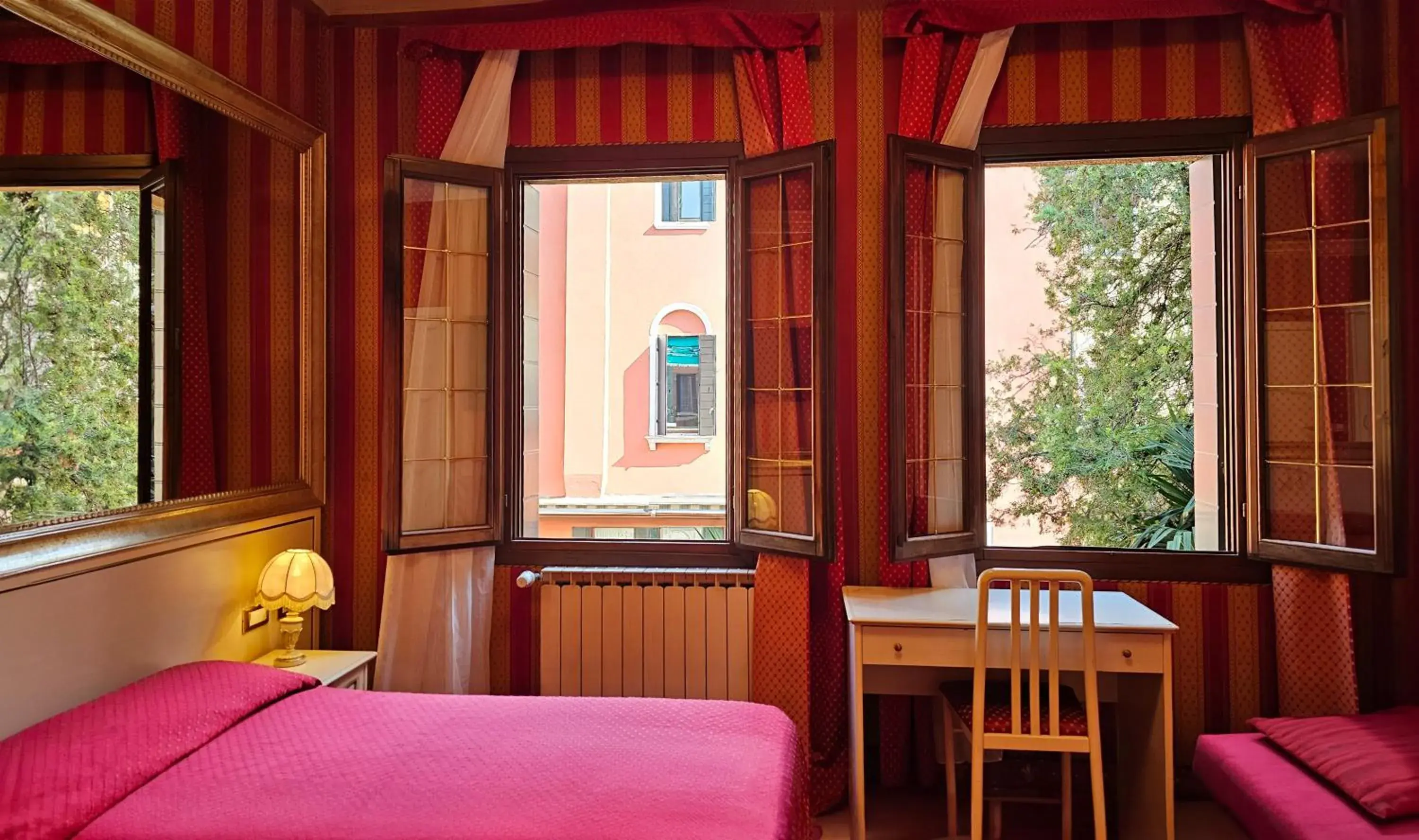 Superior Triple Room with Garden View - single occupancy in Hotel Messner Superior Triple Room with Garden View - single occupancy in Hotel Messner