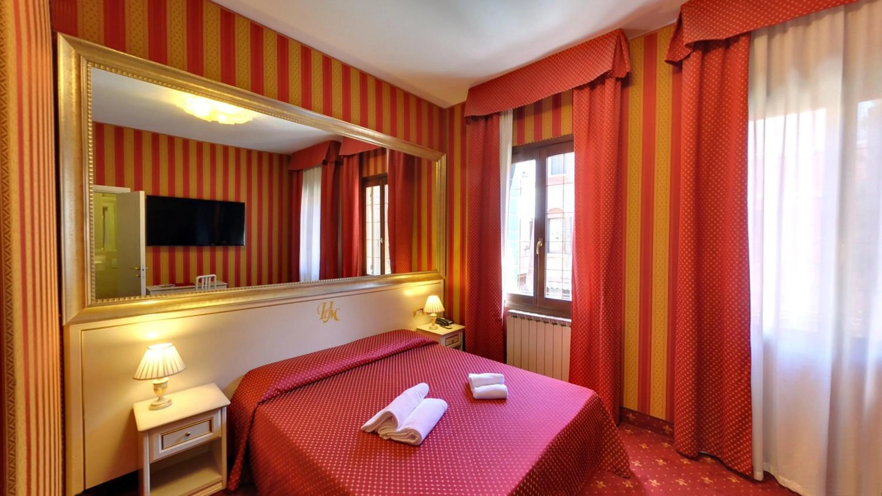 Bedroom, Bed in Hotel Messner