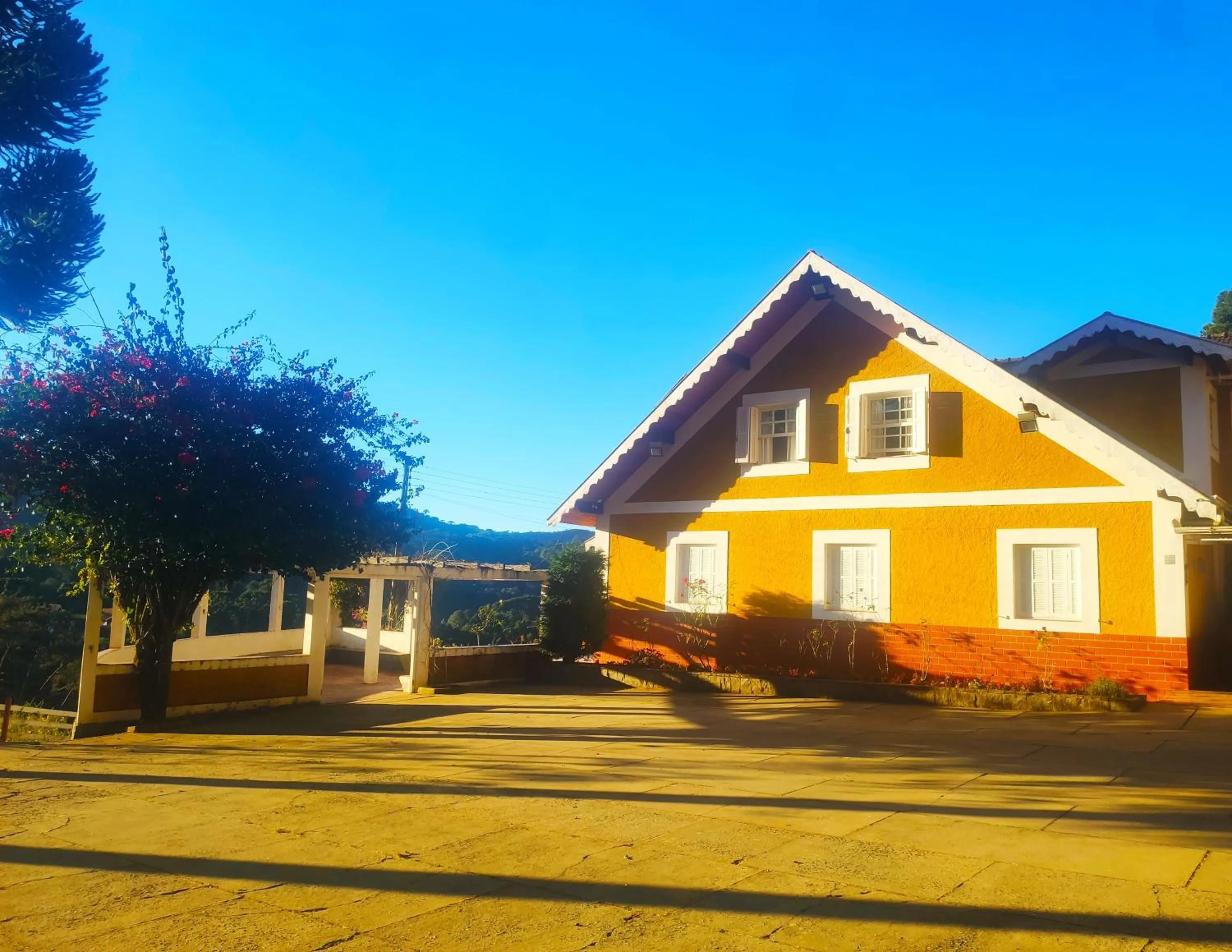 Property building in Colônia SAA