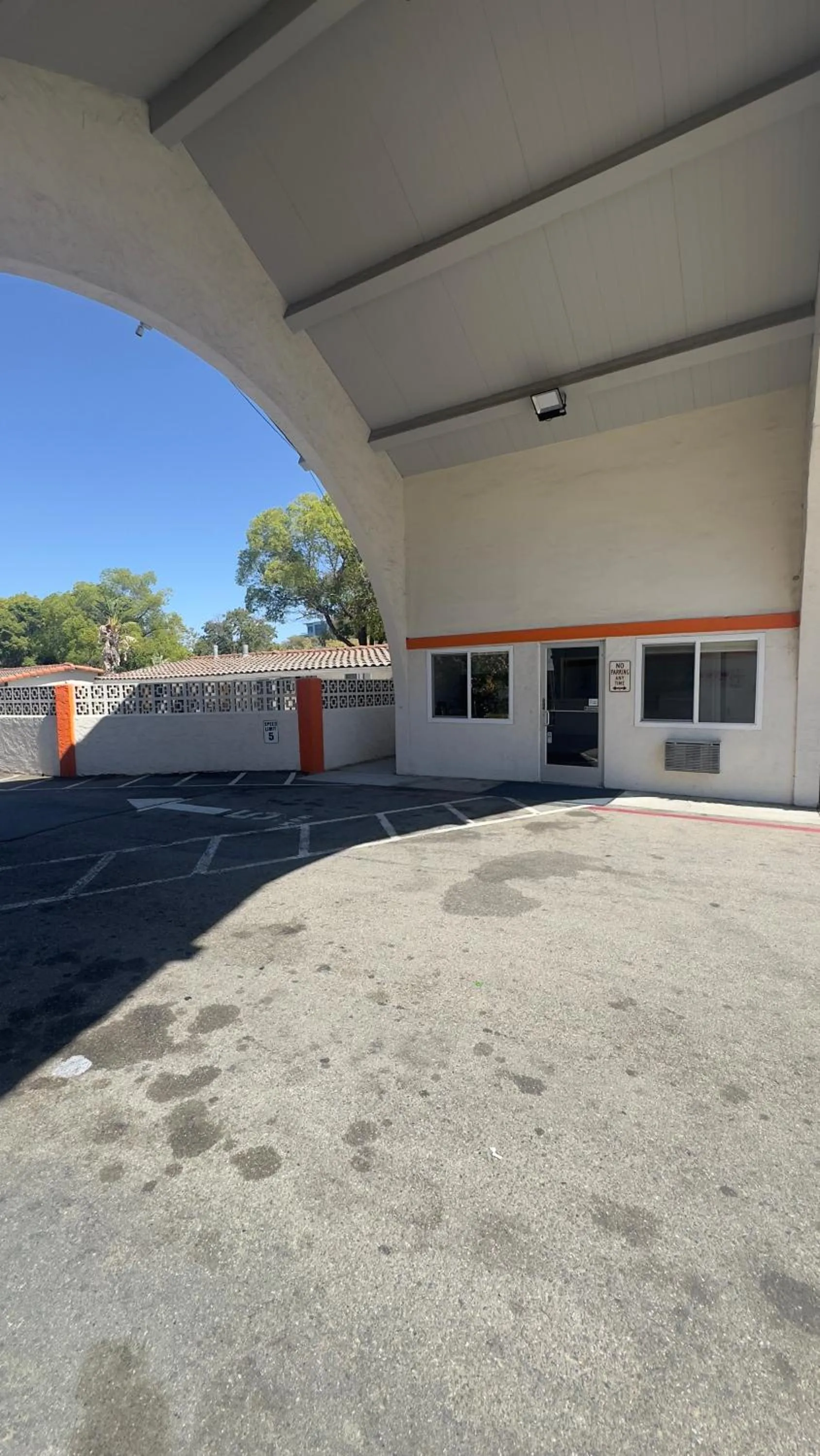 Facade/entrance in Super 8 by Wyndham San Jose Airport