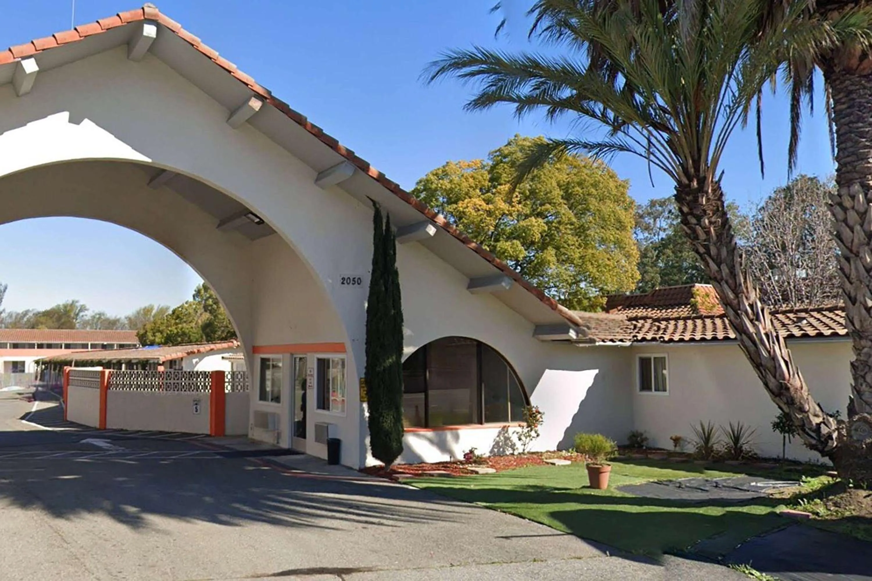 Property building in Super 8 by Wyndham San Jose Airport