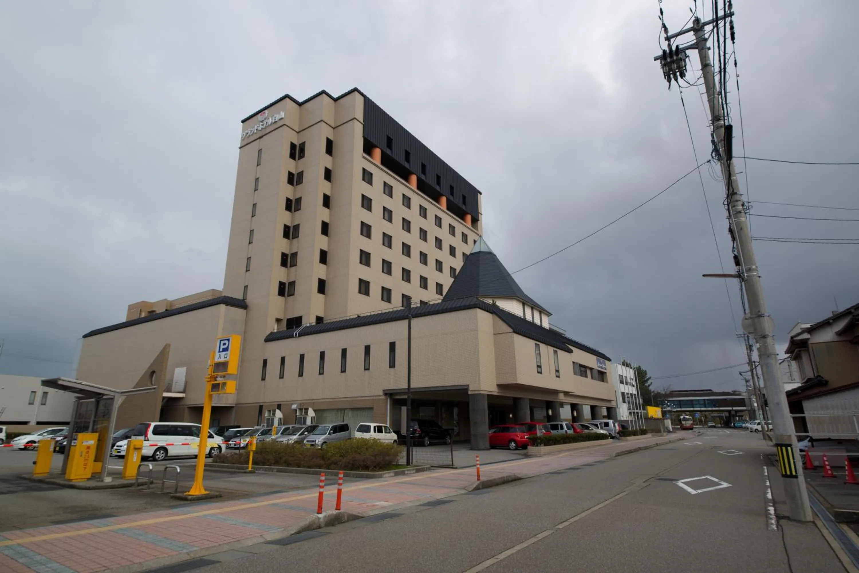 Facade/entrance in Grand Hotel Hakusan