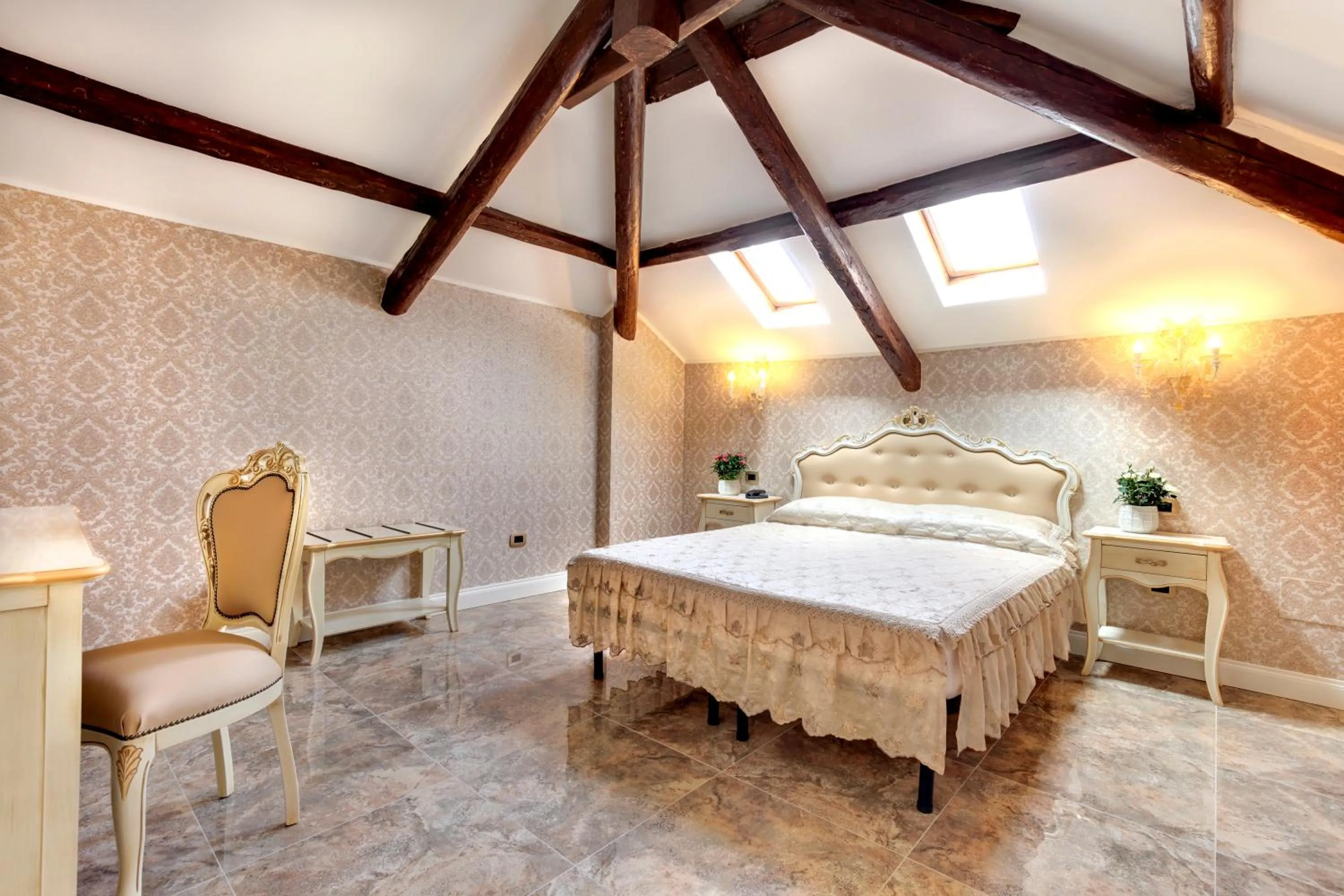 Bedroom, Bed in New Reiter Hotel