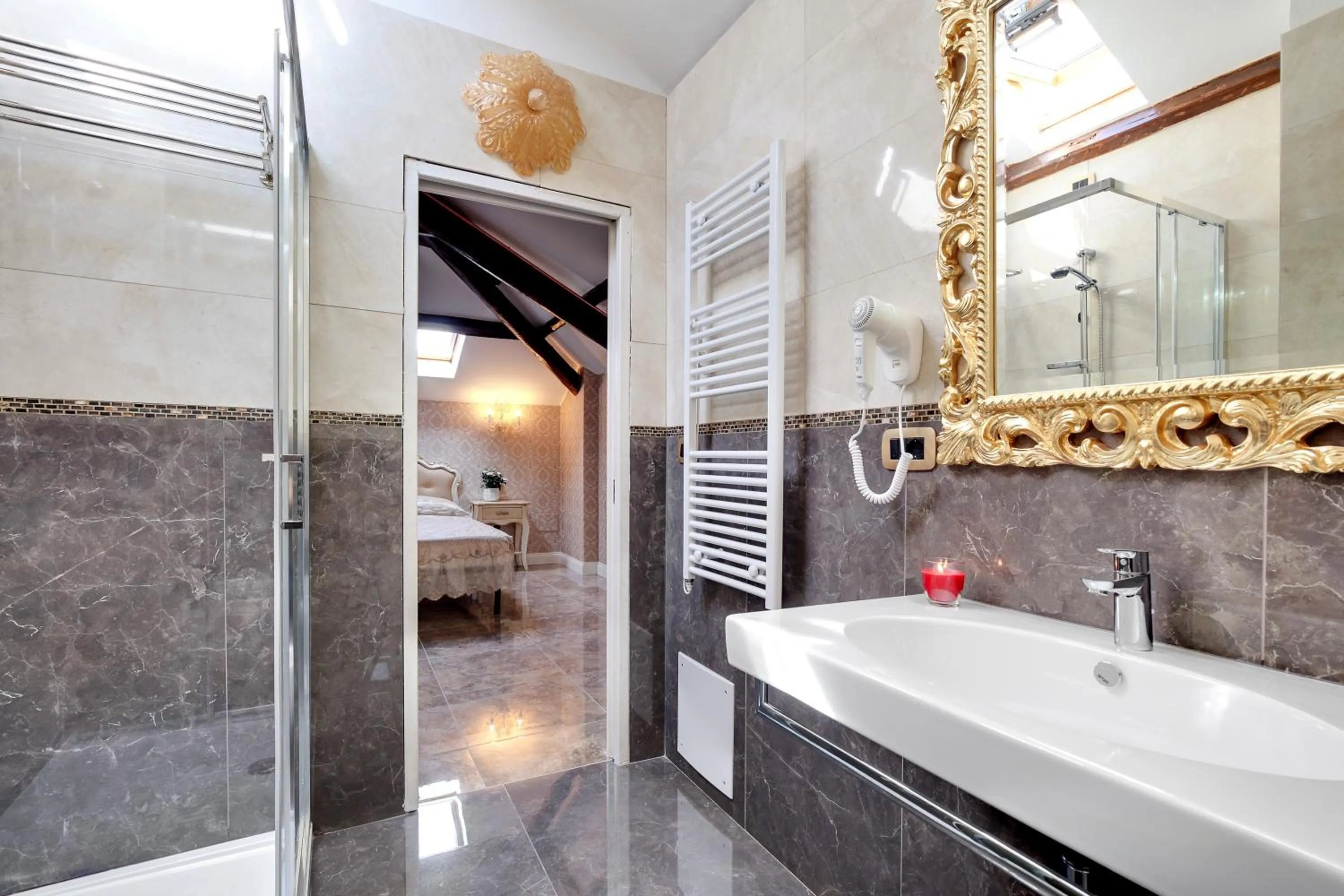 Bathroom in New Reiter Hotel