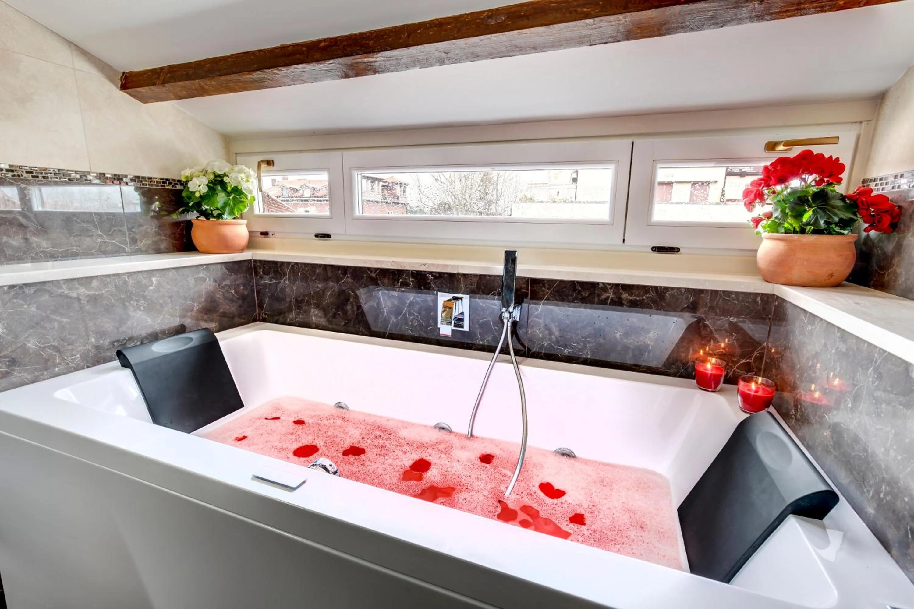 Hot Tub in New Reiter Hotel